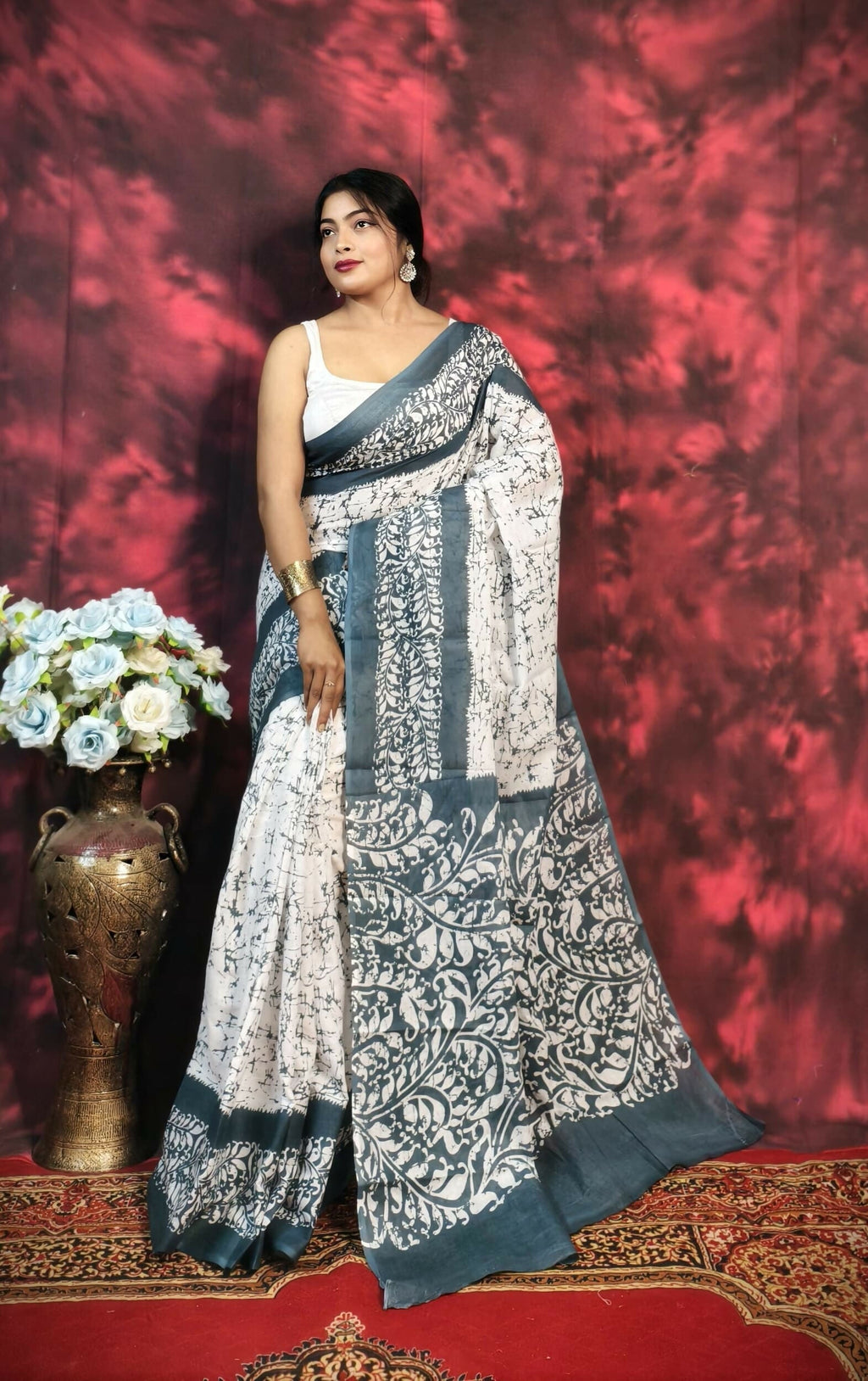 Exclusive Collection Beautiful Batique Print Black Pure Cotton Hand Print Handloom Saree With Running Blouse Piece