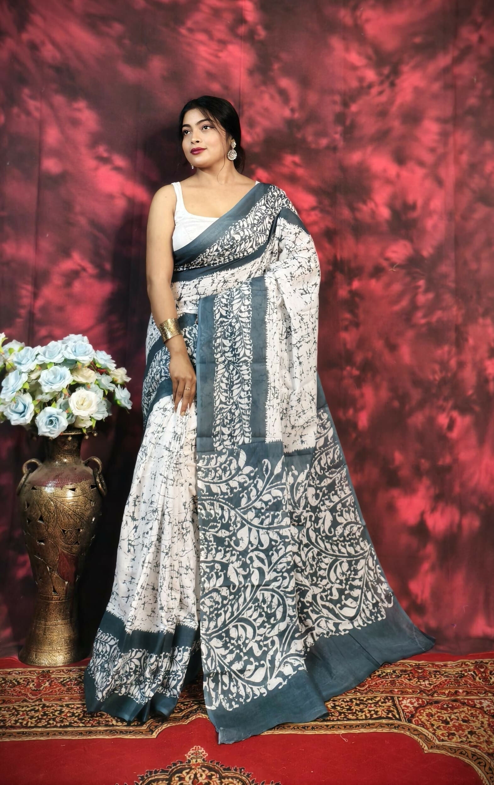 Exclusive Collection Beautiful Batique Print Black Pure Cotton Hand Print Handloom Saree With Running Blouse Piece