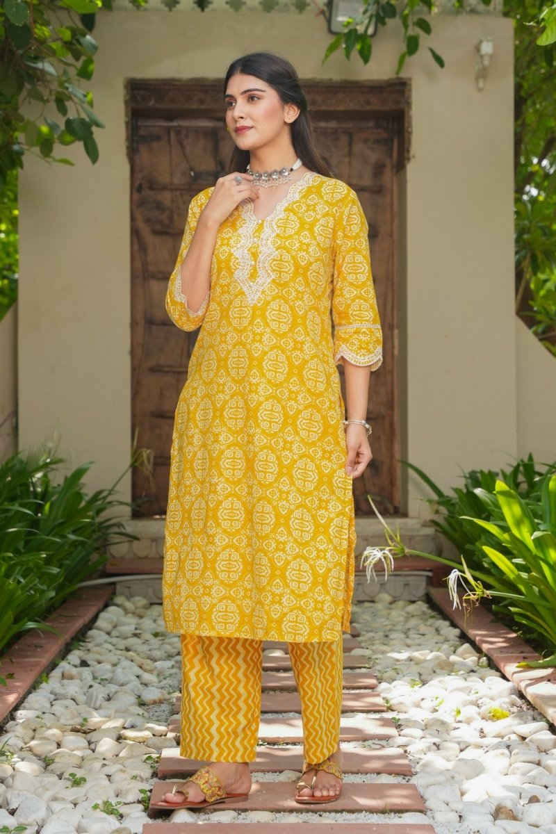 Aramya Straight Soft Cotton Geometric Print Women's Kurta - Yellow