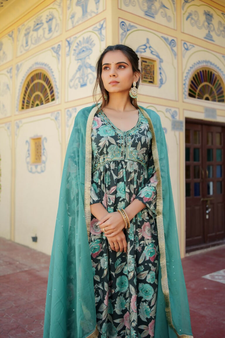 Vaasva Women Teal Muslin Embroidered Kurta, Pant & Dupatta Set