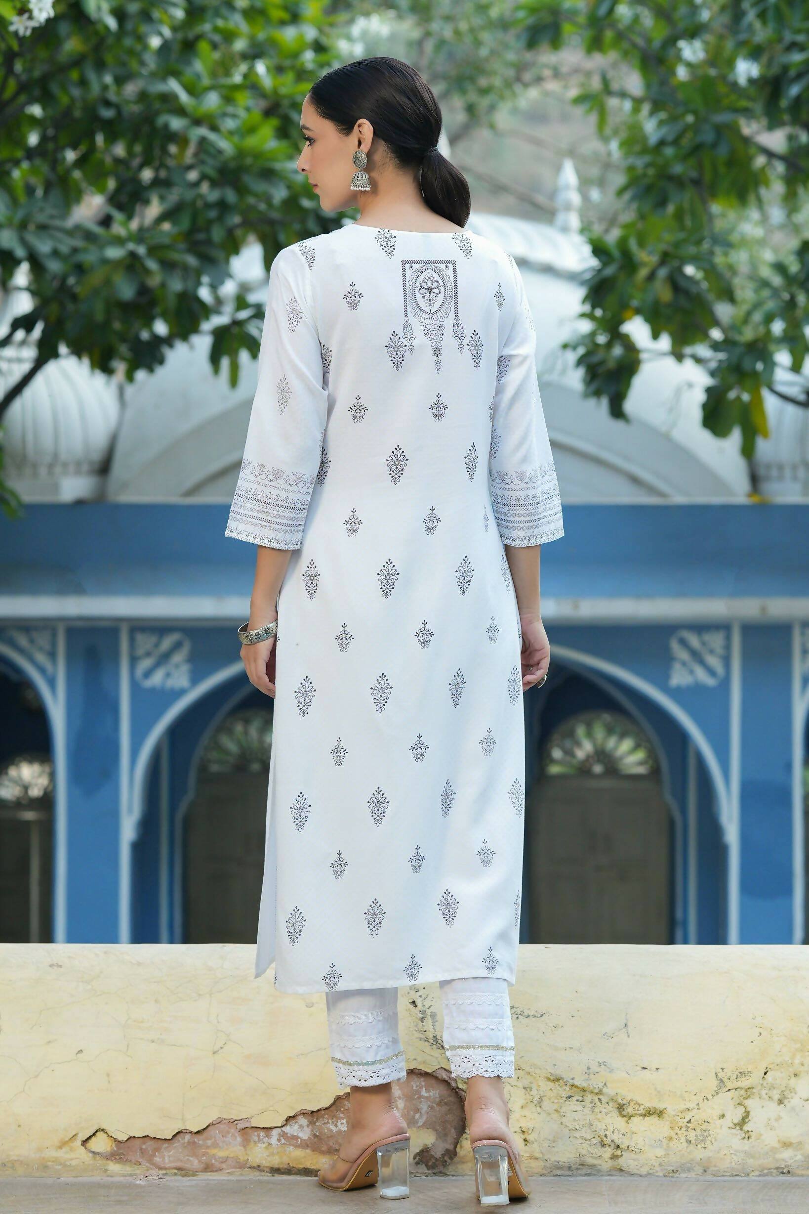 Juniper Women's White Rayon Placement Printed Straight Kurta