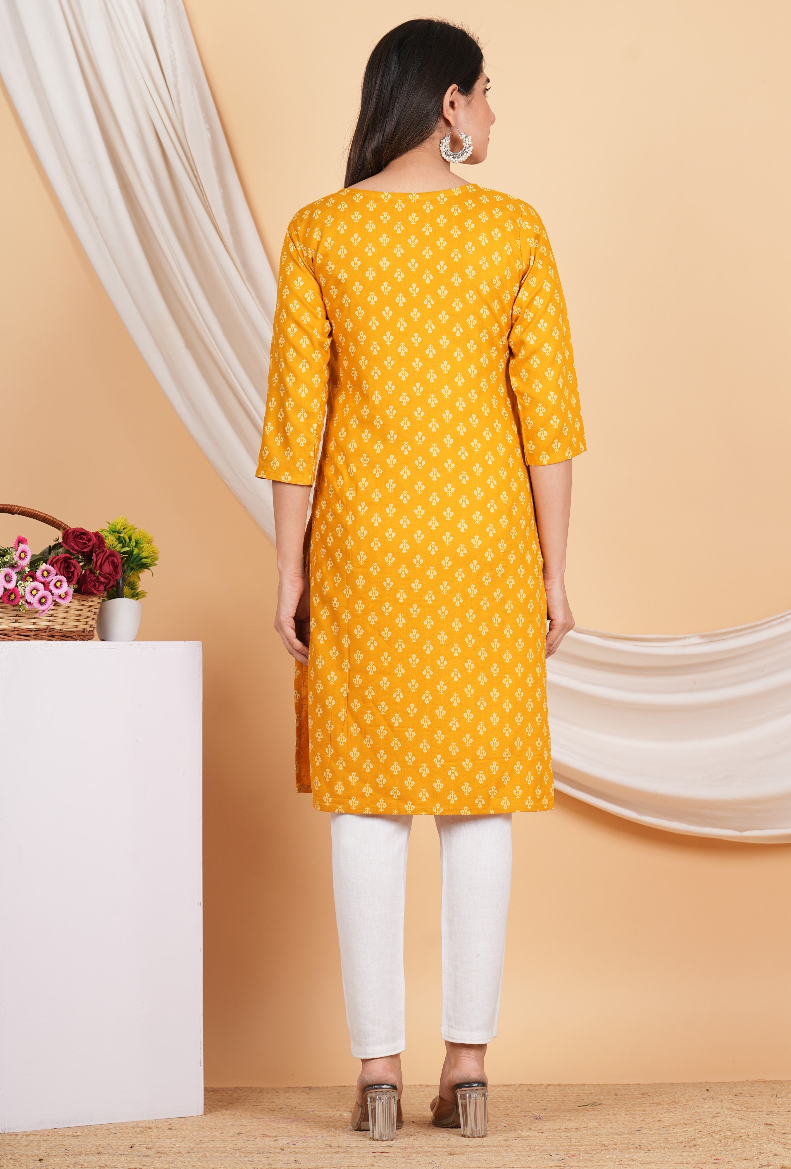 House of RP Women Yellow Rayon Floral Printed Kurta