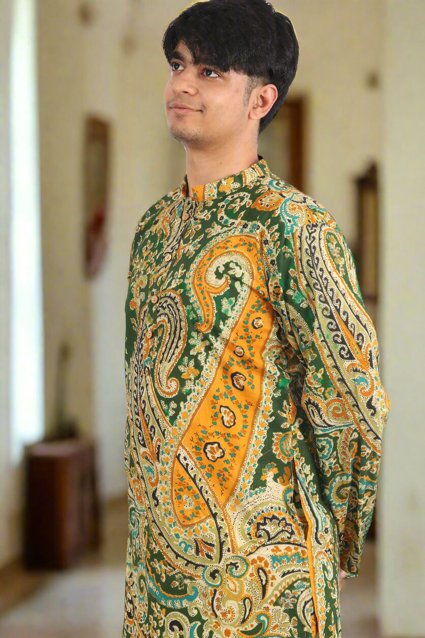 Souchii Men Green & Mustard Pure Cotton Paisley Printed Straight Kurta