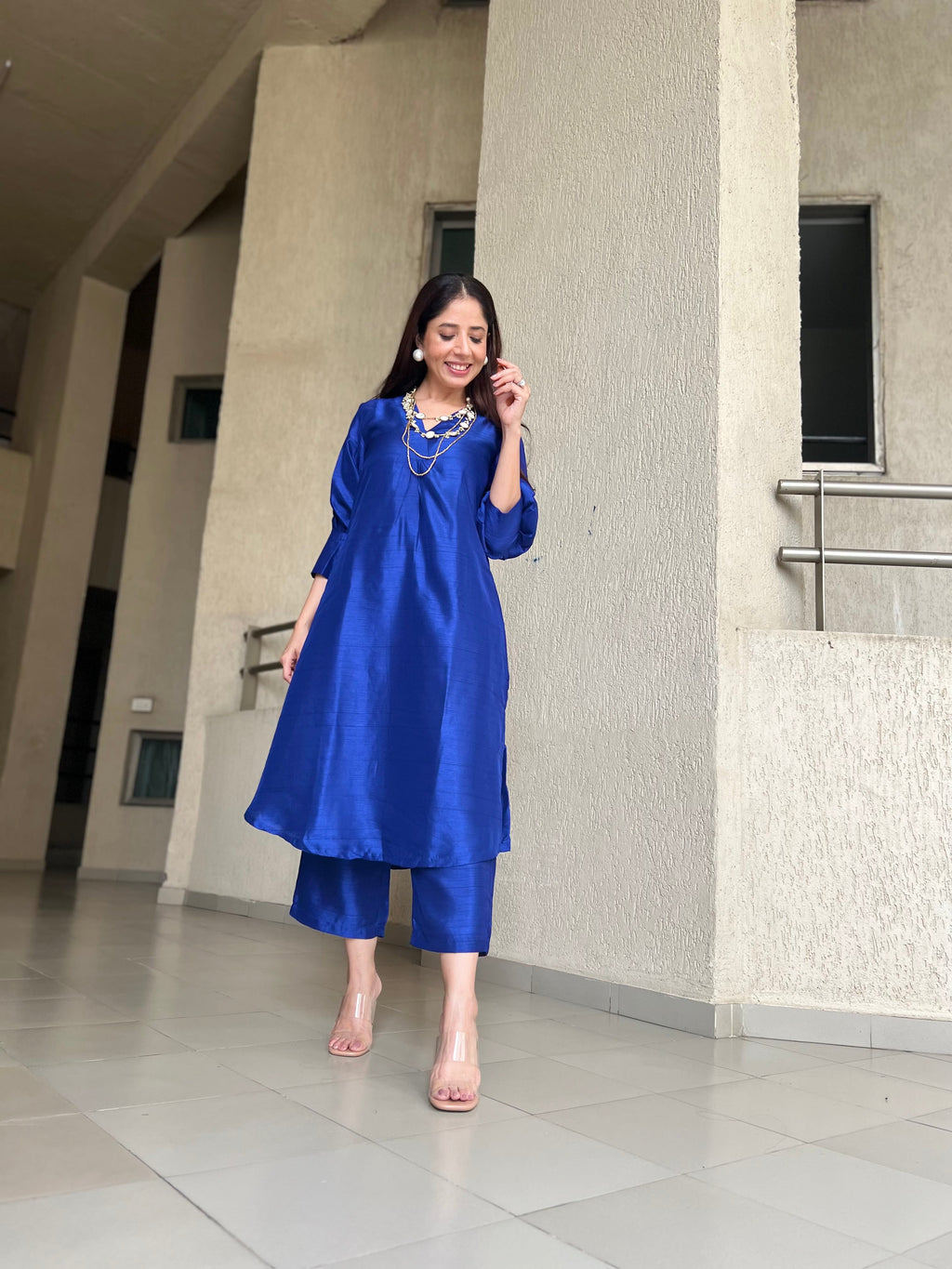 trueBrowns Blue Textured Silk Puff Sleeve Kurta Pant Set