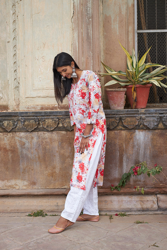 Rangreza Ethnic Leela Mulmul Chikankari Kurta Red