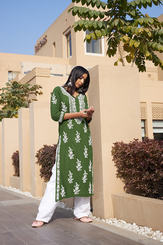 Rangreza Ethnic Liya Chikankari Rayon Kurta Green