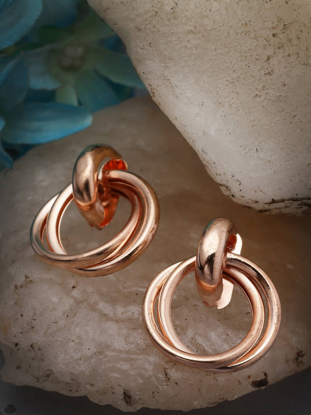 NVR Women's Western Gold-Polished Circular Metal Hoop Earrings