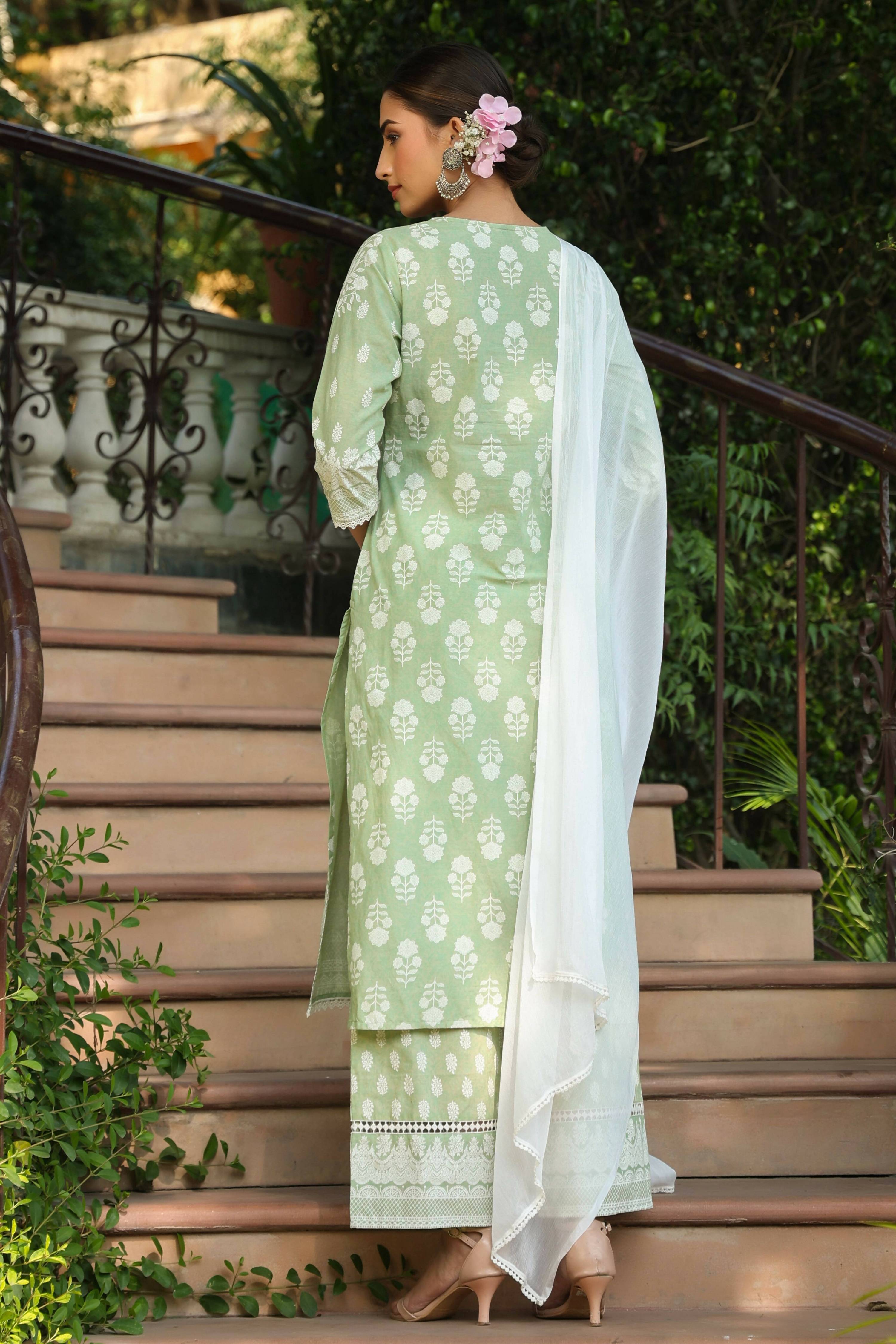 Juniper Women's Green Cambric Printed Straight Kurta Sets