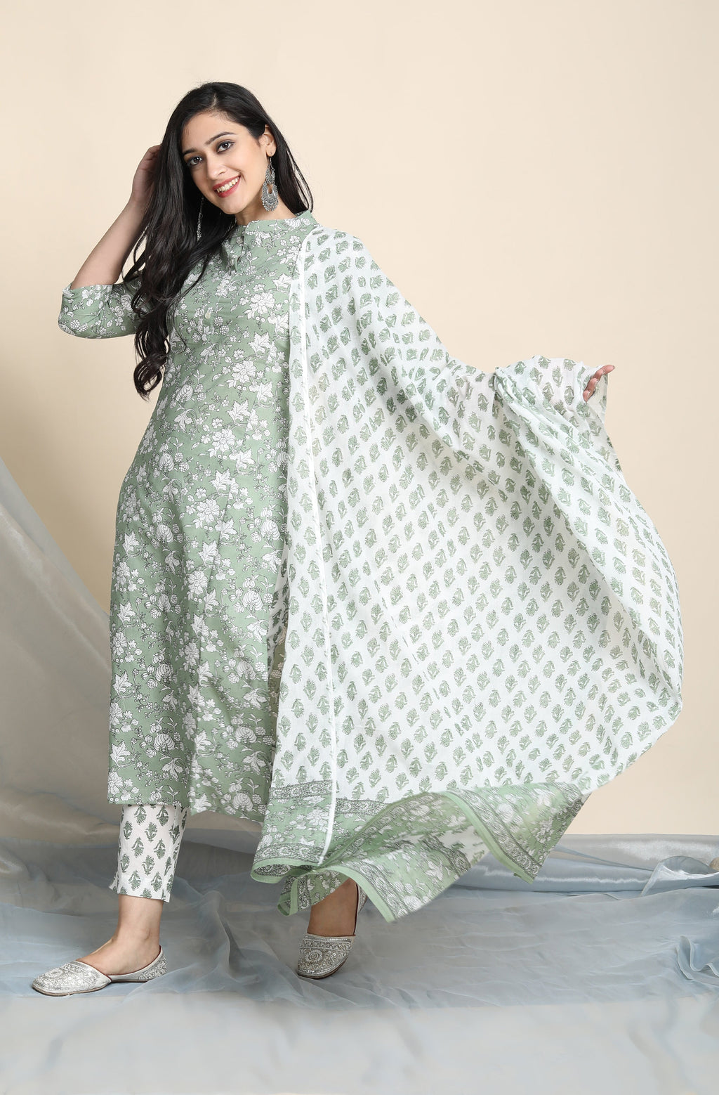 Janasya Women's Light Green Cotton Floral Print Kurta With Pant And Dupatta