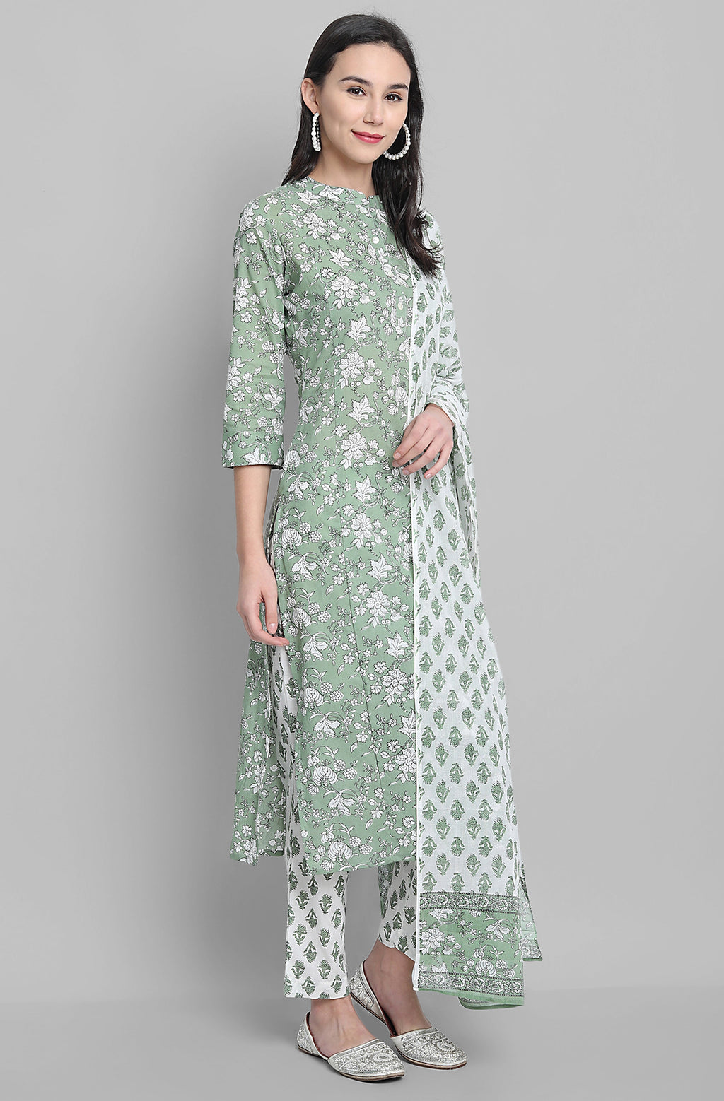 Janasya Women's Light Green Cotton Floral Print Kurta With Pant And Dupatta