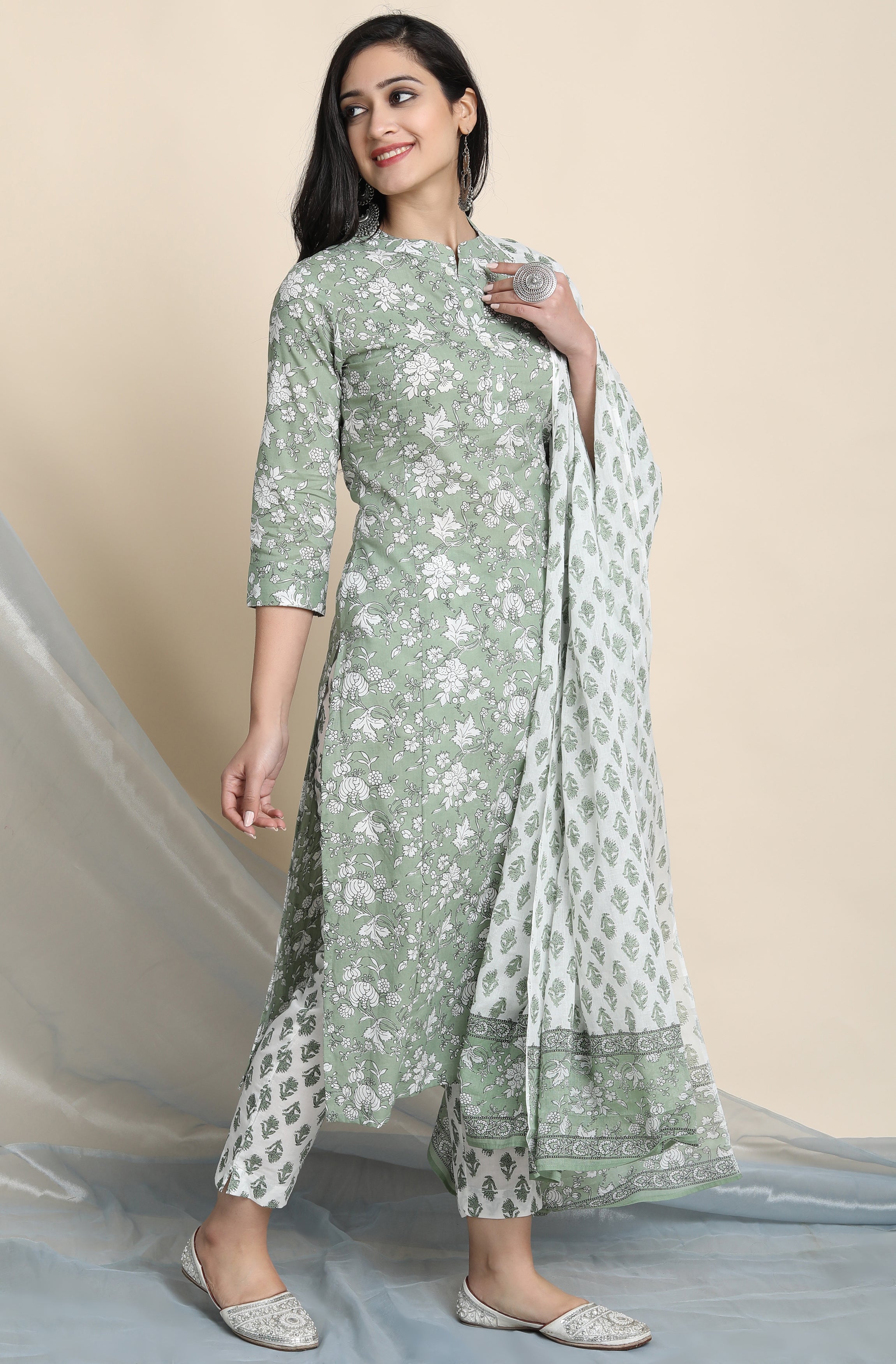 Janasya Women's Light Green Cotton Floral Print Kurta With Pant And Dupatta