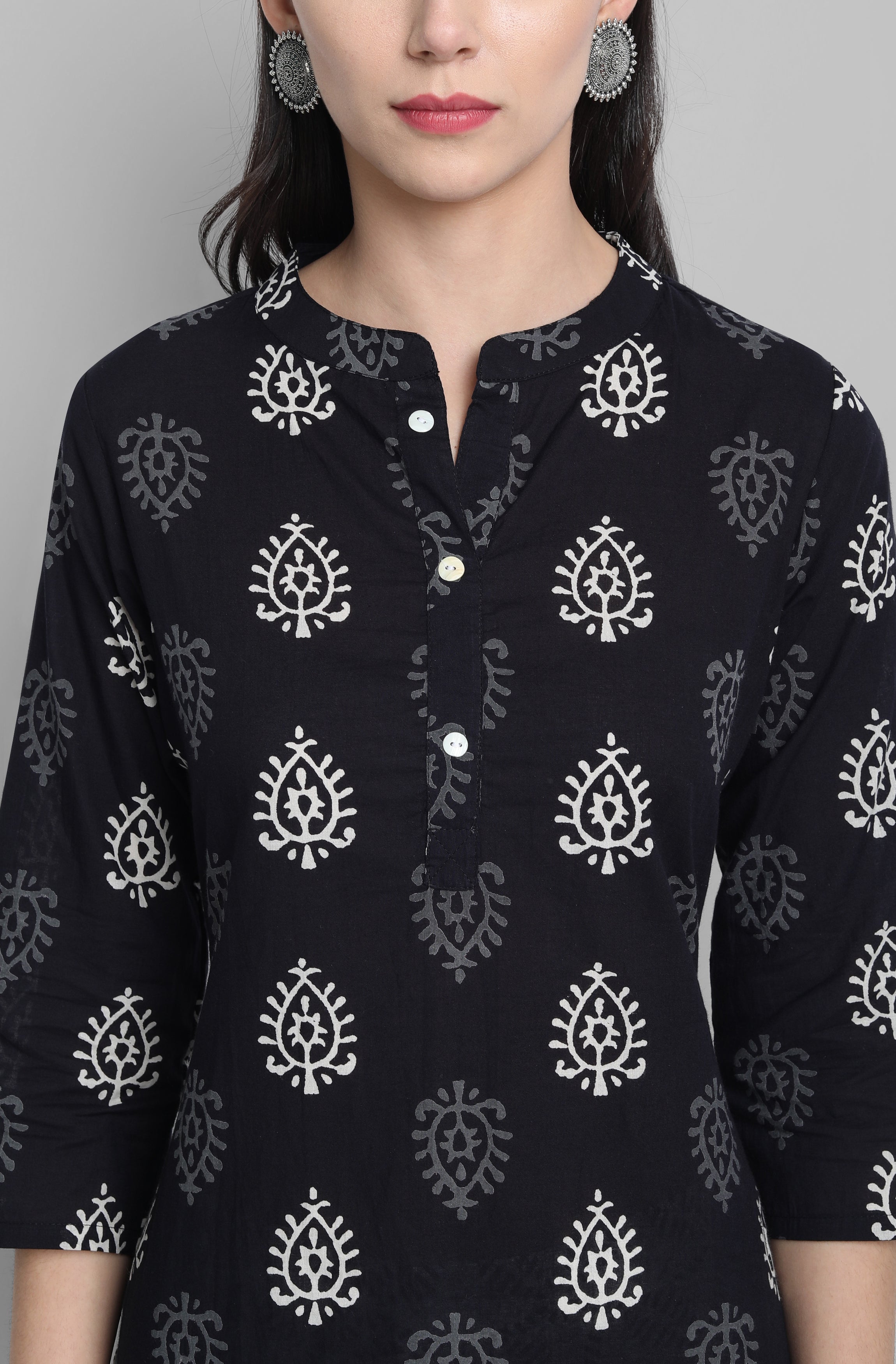 Janasya Women's Black Cotton Block Print Kurta With Palazzo And Dupatta