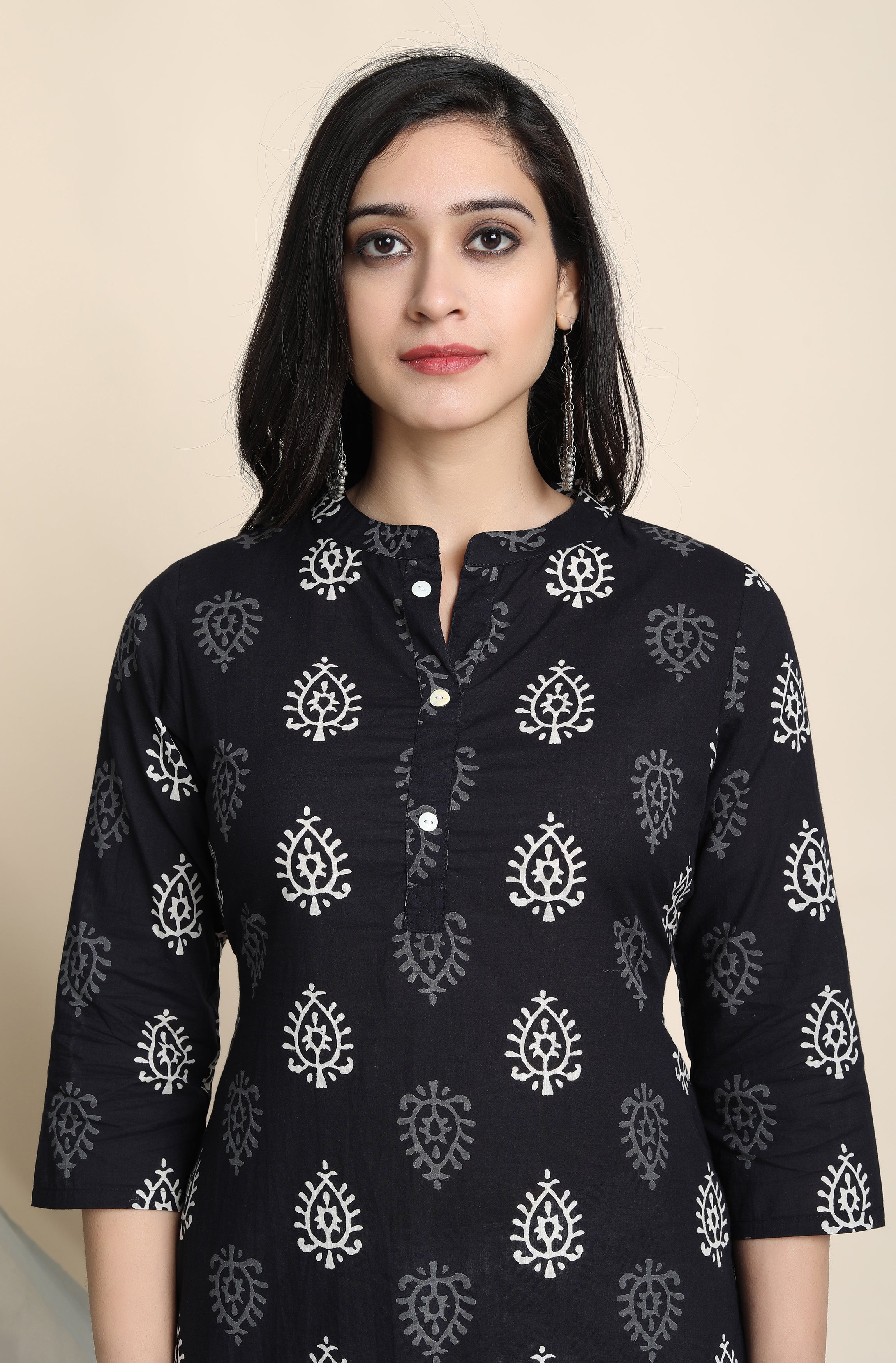 Janasya Women's Black Cotton Block Print Kurta With Palazzo And Dupatta