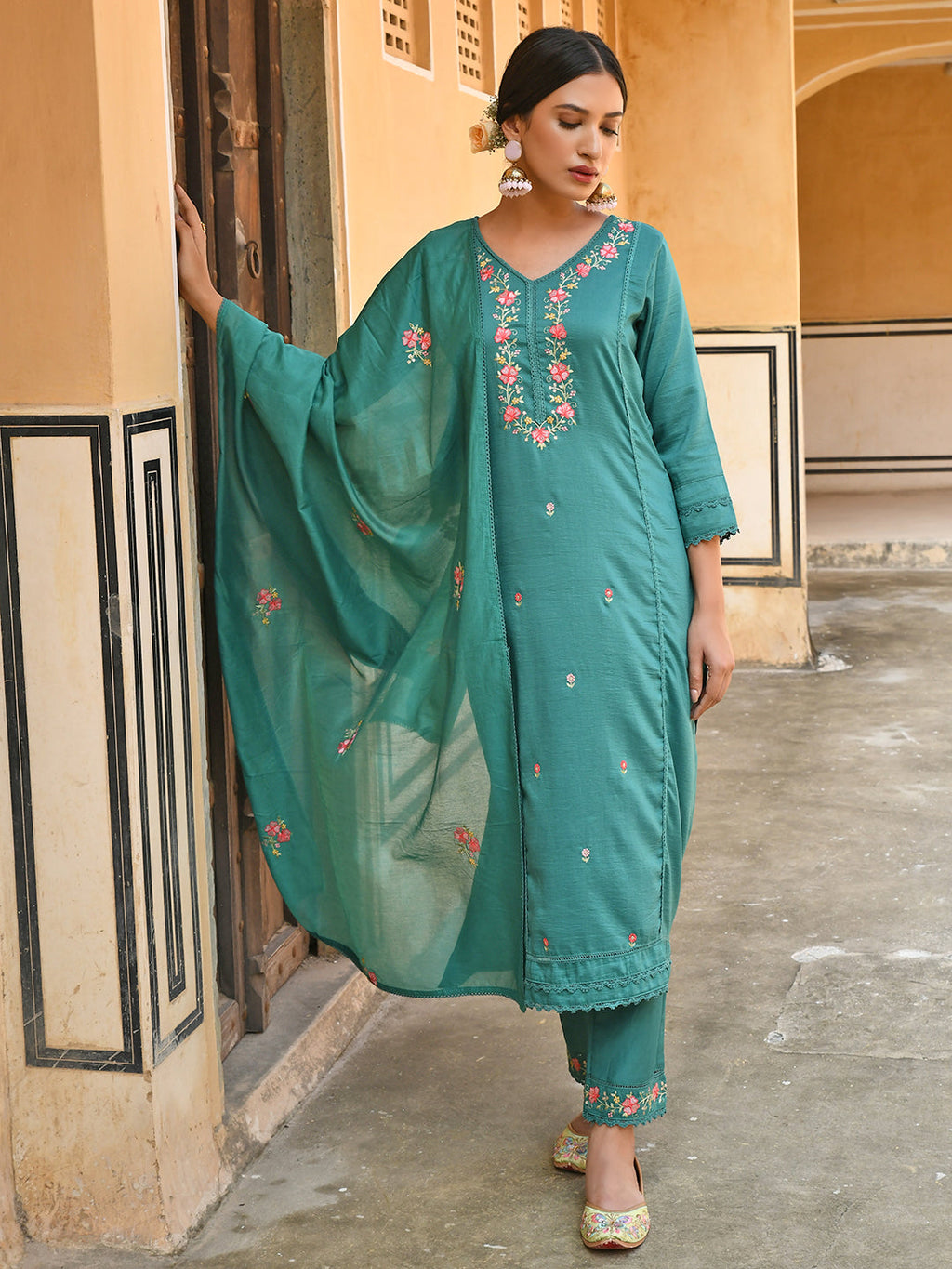 Janasya Women's Green Poly Silk Floral Embroidered Kurta With Pant And Dupatta