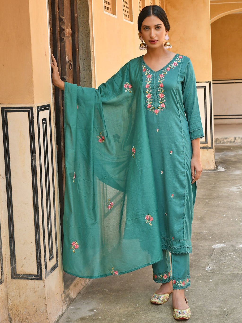 Janasya Women's Green Poly Silk Floral Embroidered Kurta With Pant And Dupatta