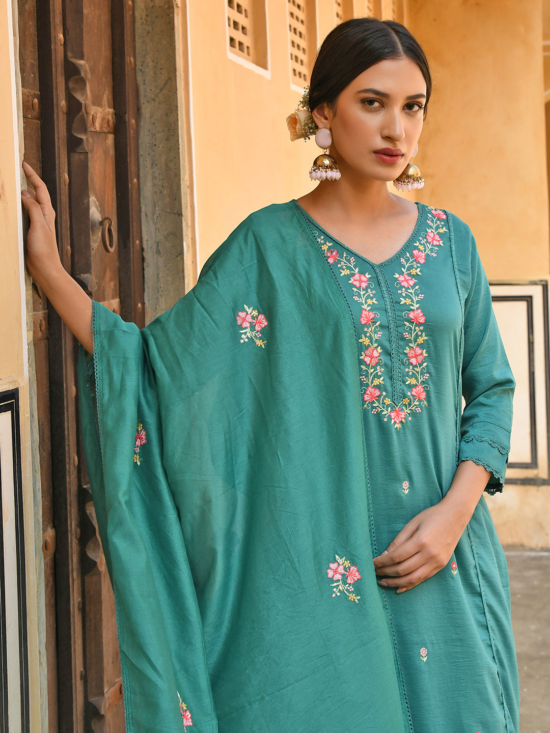 Janasya Women's Green Poly Silk Floral Embroidered Kurta With Pant And Dupatta