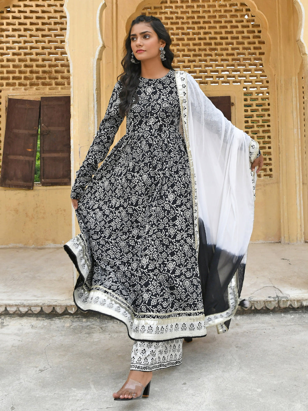 Janasya Women's Black Cotton Floral Print Kurta With Palazzo And Dupatta