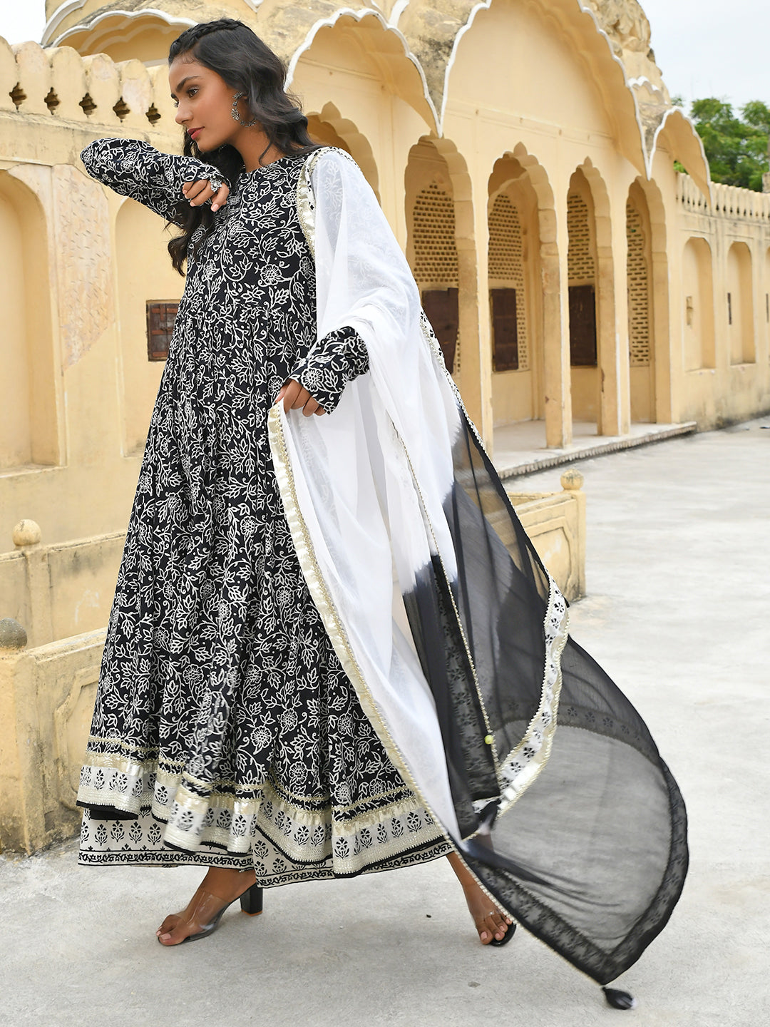 Janasya Women's Black Cotton Floral Print Kurta With Palazzo And Dupatta