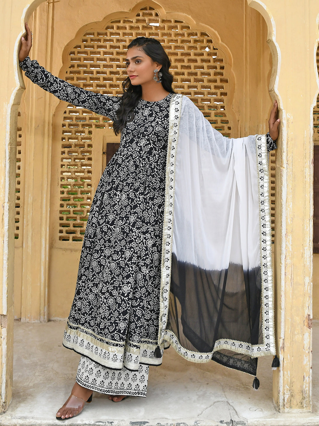 Janasya Women's Black Cotton Floral Print Kurta With Palazzo And Dupatta