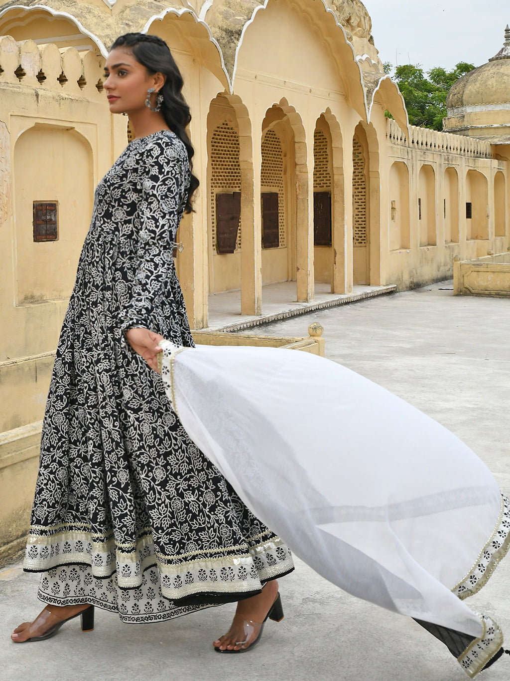 Janasya Women's Black Cotton Floral Print Kurta With Palazzo And Dupatta