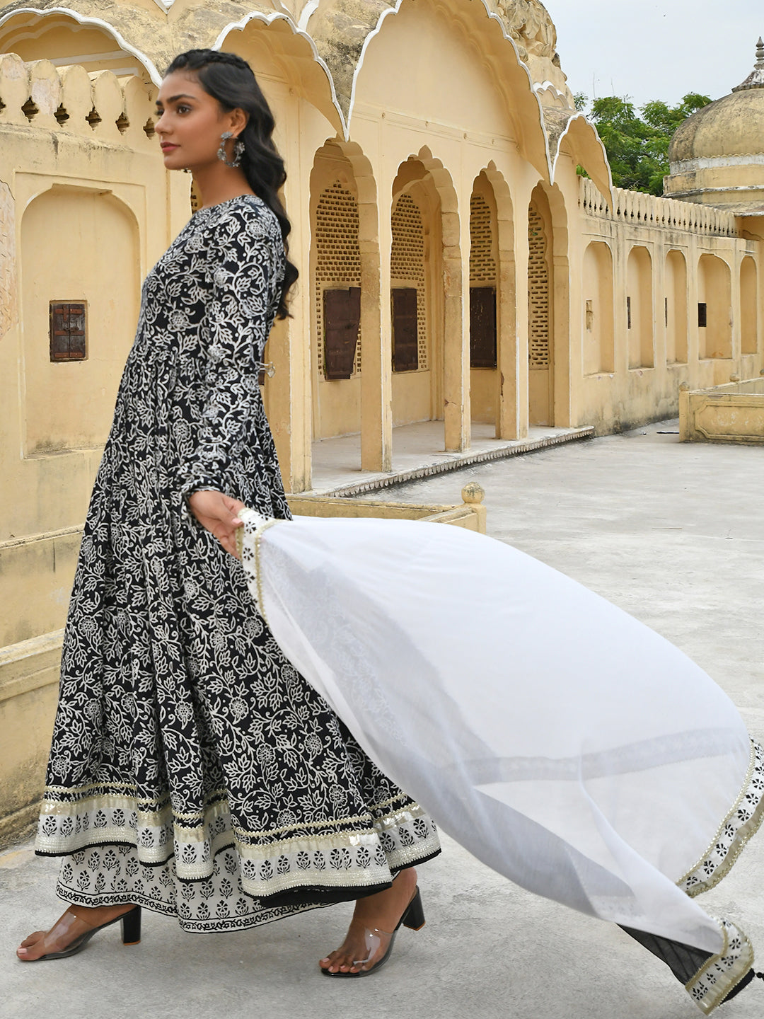 Janasya Women's Black Cotton Floral Print Kurta With Palazzo And Dupatta