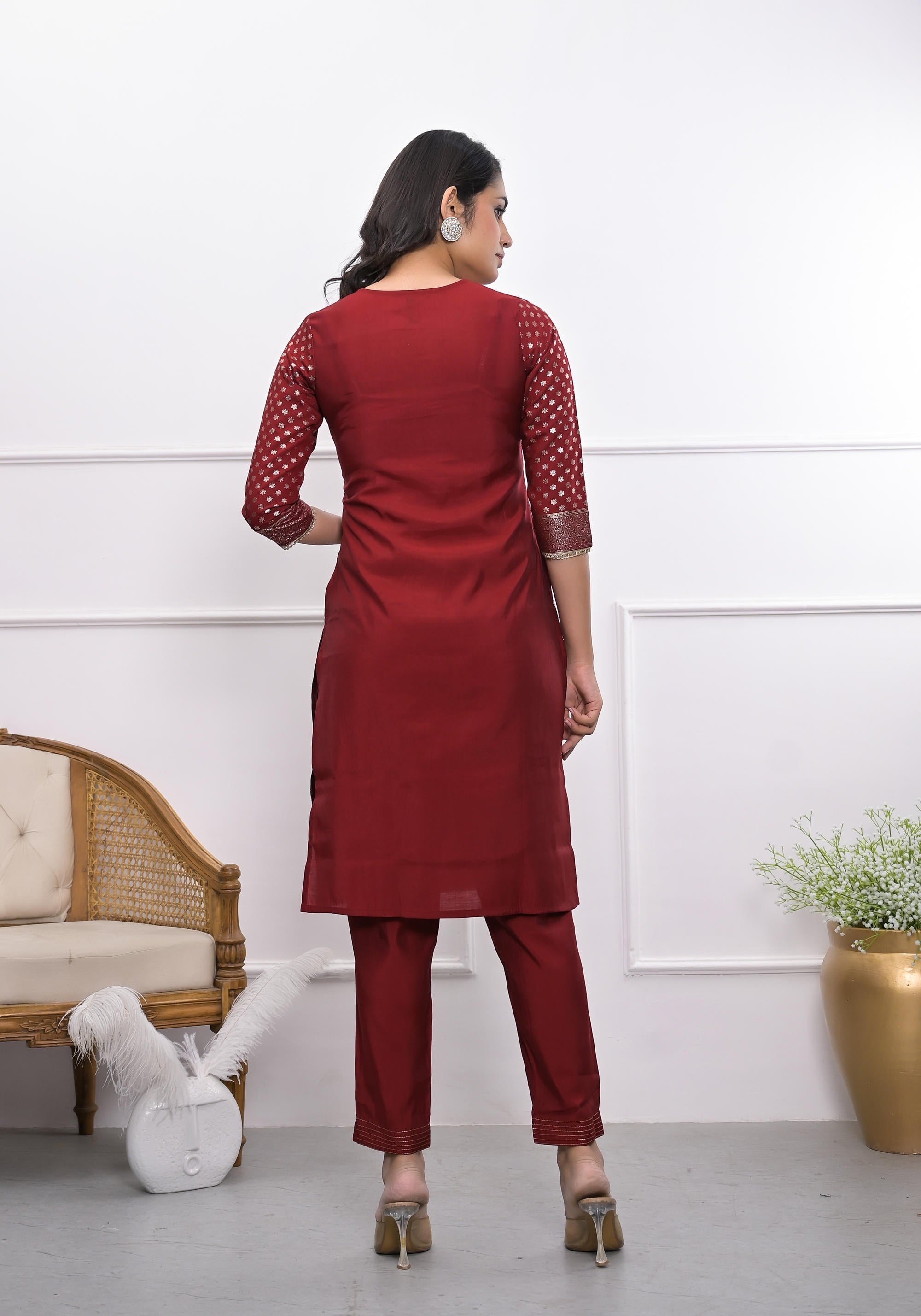 Juniper Women's Maroon Ethnic Motif Printed Silk Kurta Set With Zari Work