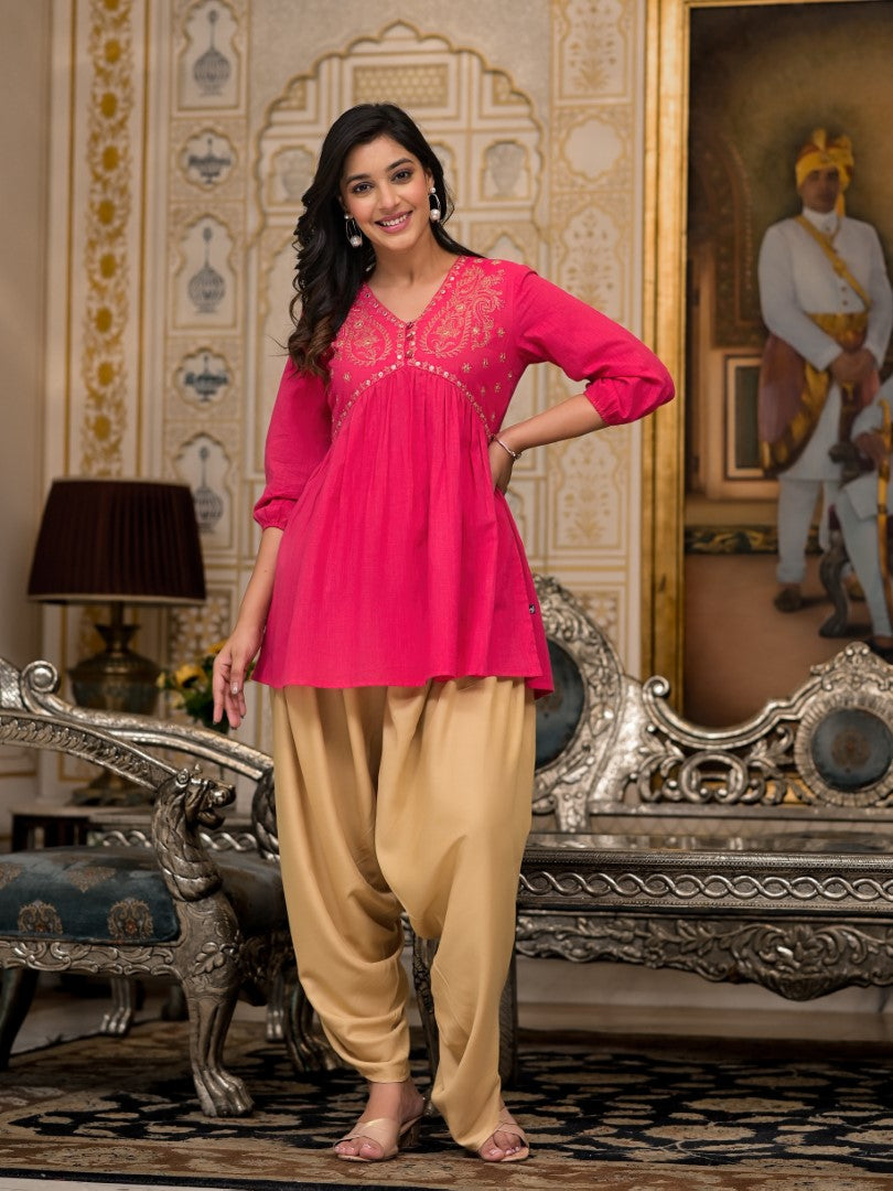 Juniper Women's Fuchsia Embroidered Cotton Tunic And Pant Co-Ord Set With Mirror & Zari Work