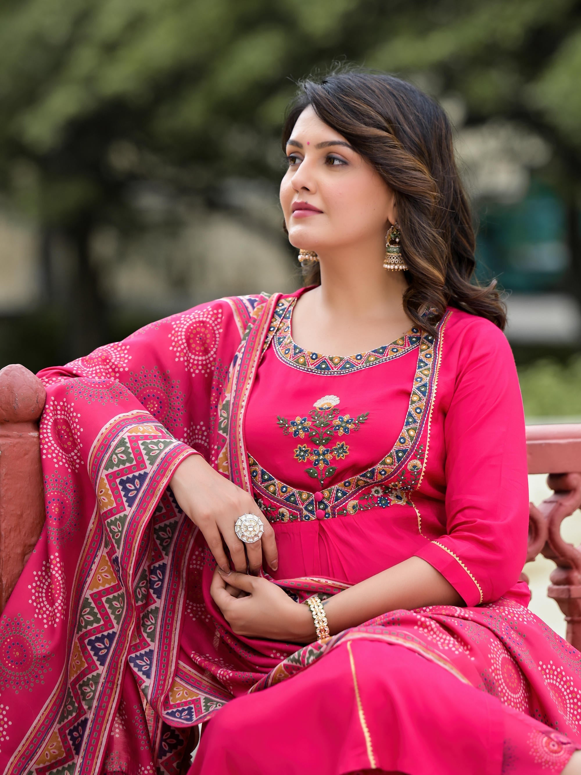 Juniper Women's Pink Viscose Rayon Solid Kurta Set