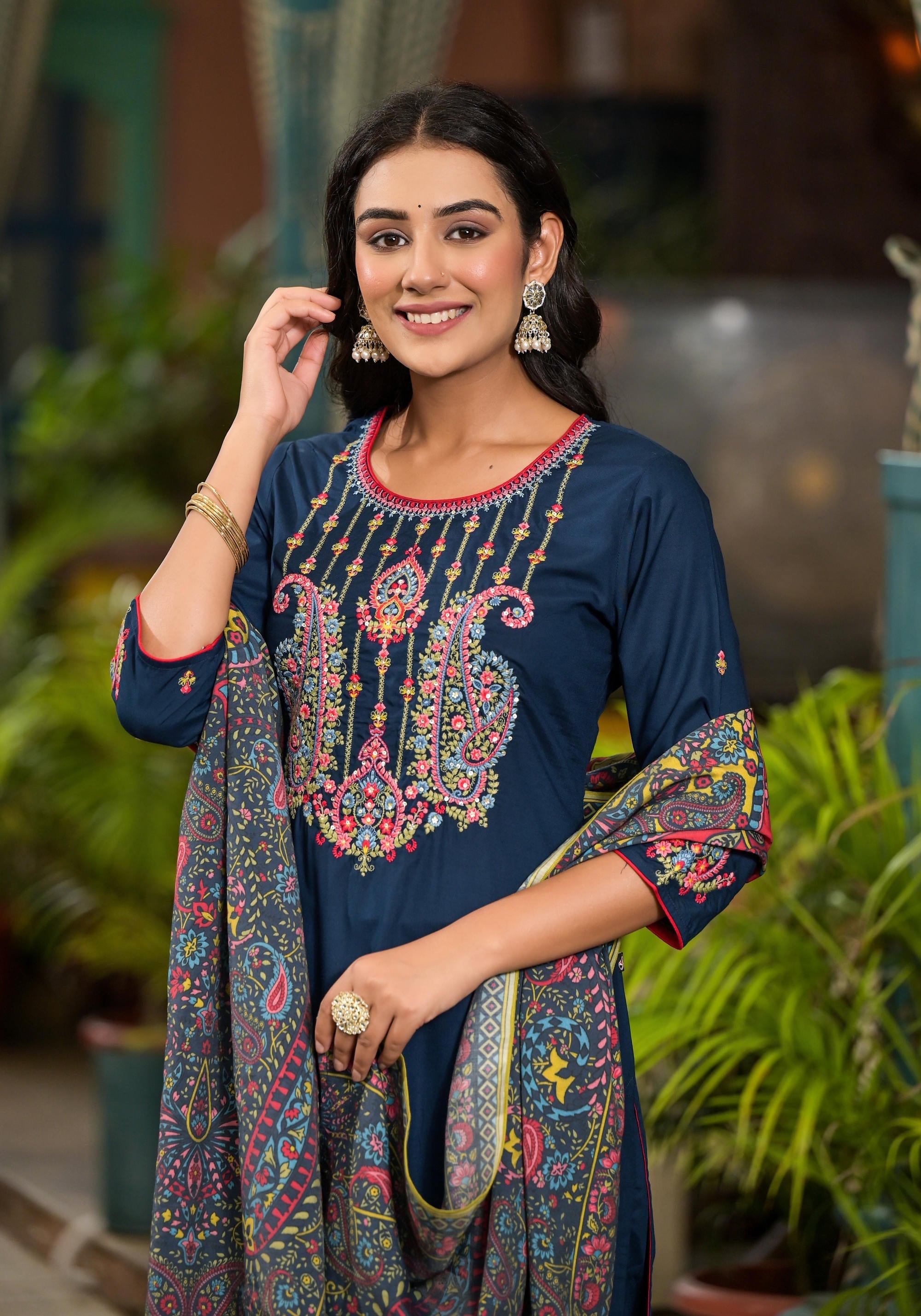 Juniper Women's Blue Viscose Rayon Solid Kurta Set