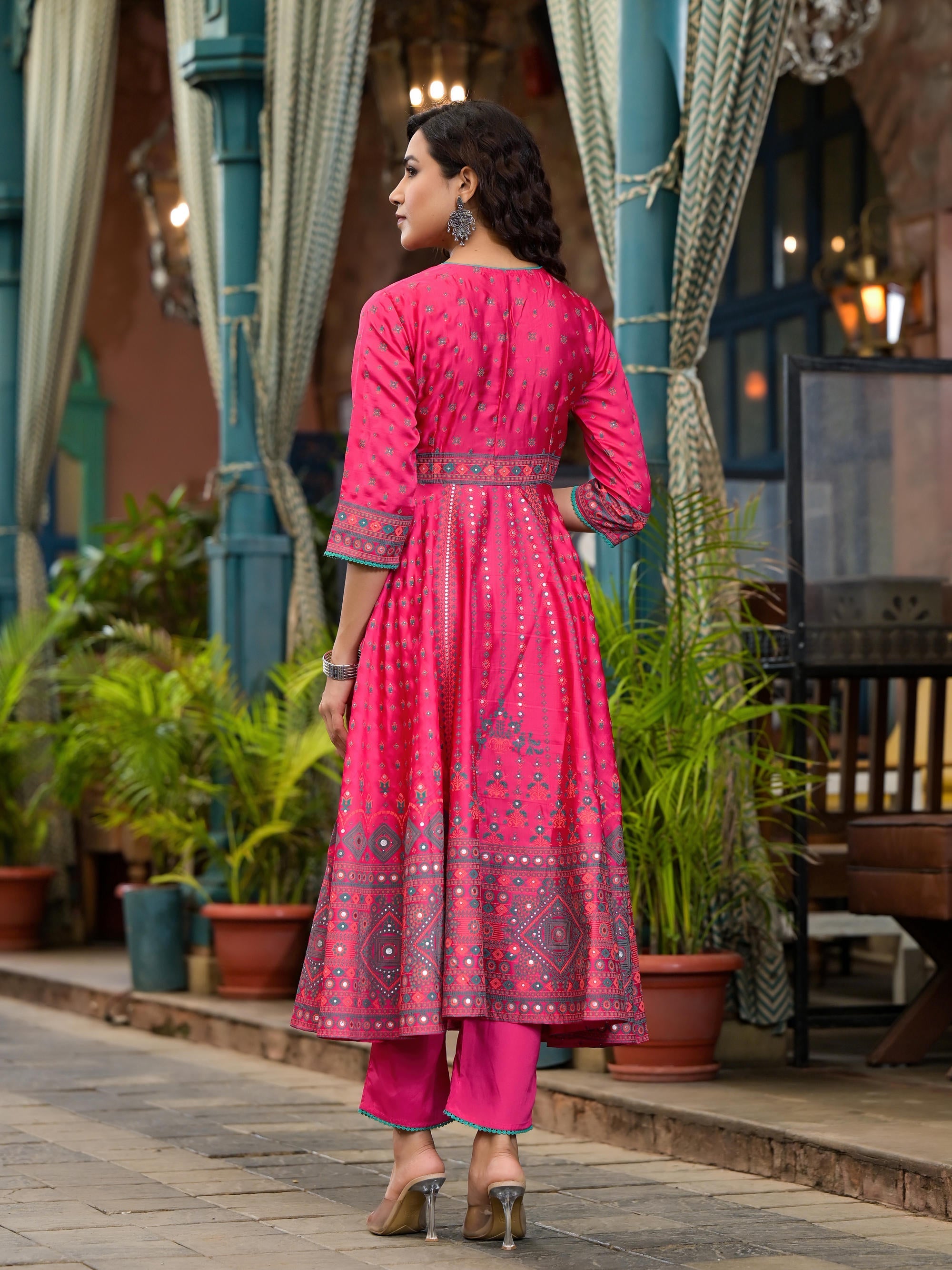 Juniper Women's Pink Polyester Printed Kurta Set
