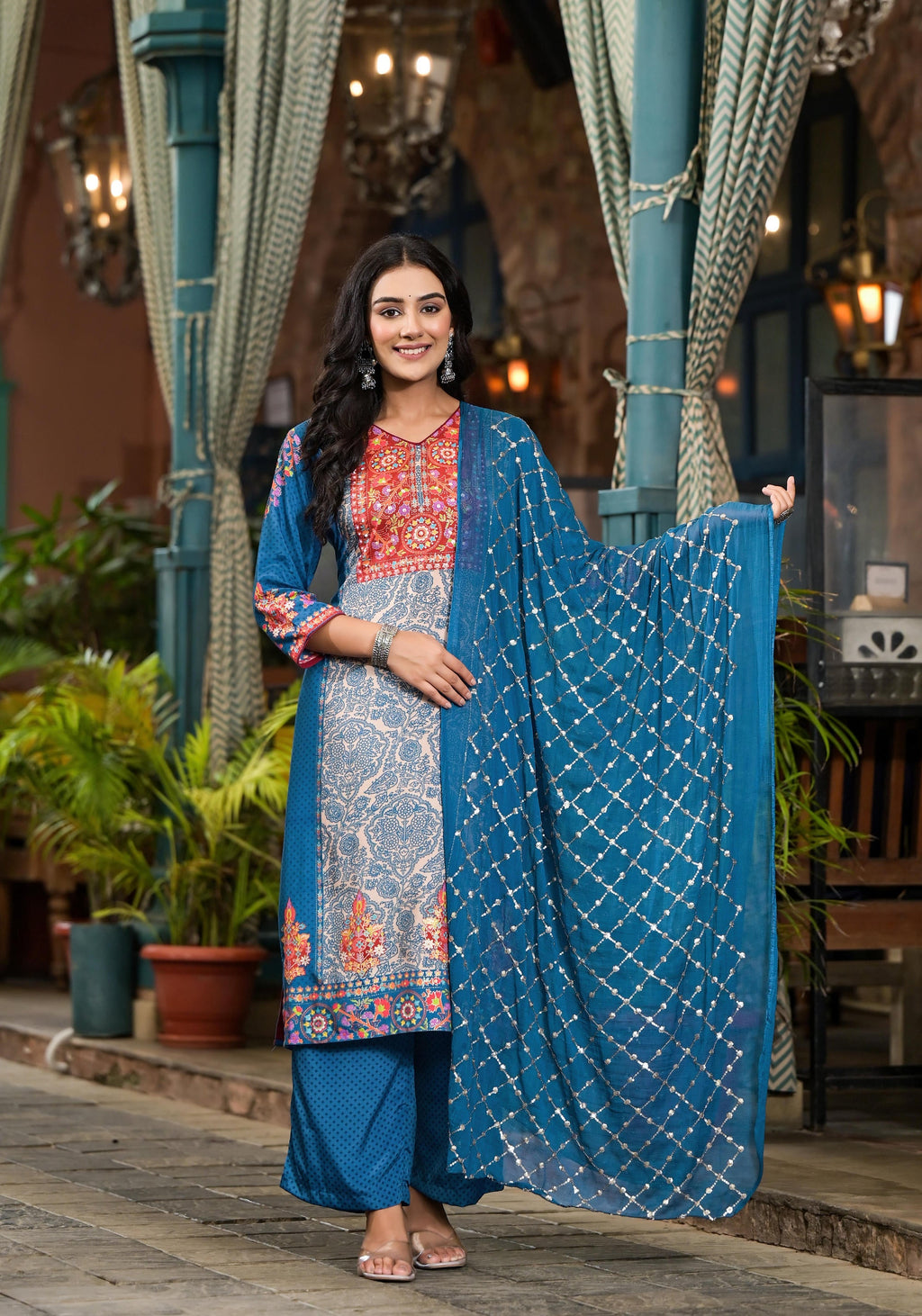 Juniper Women's Blue Viscose Rayon Printed Kurta Set