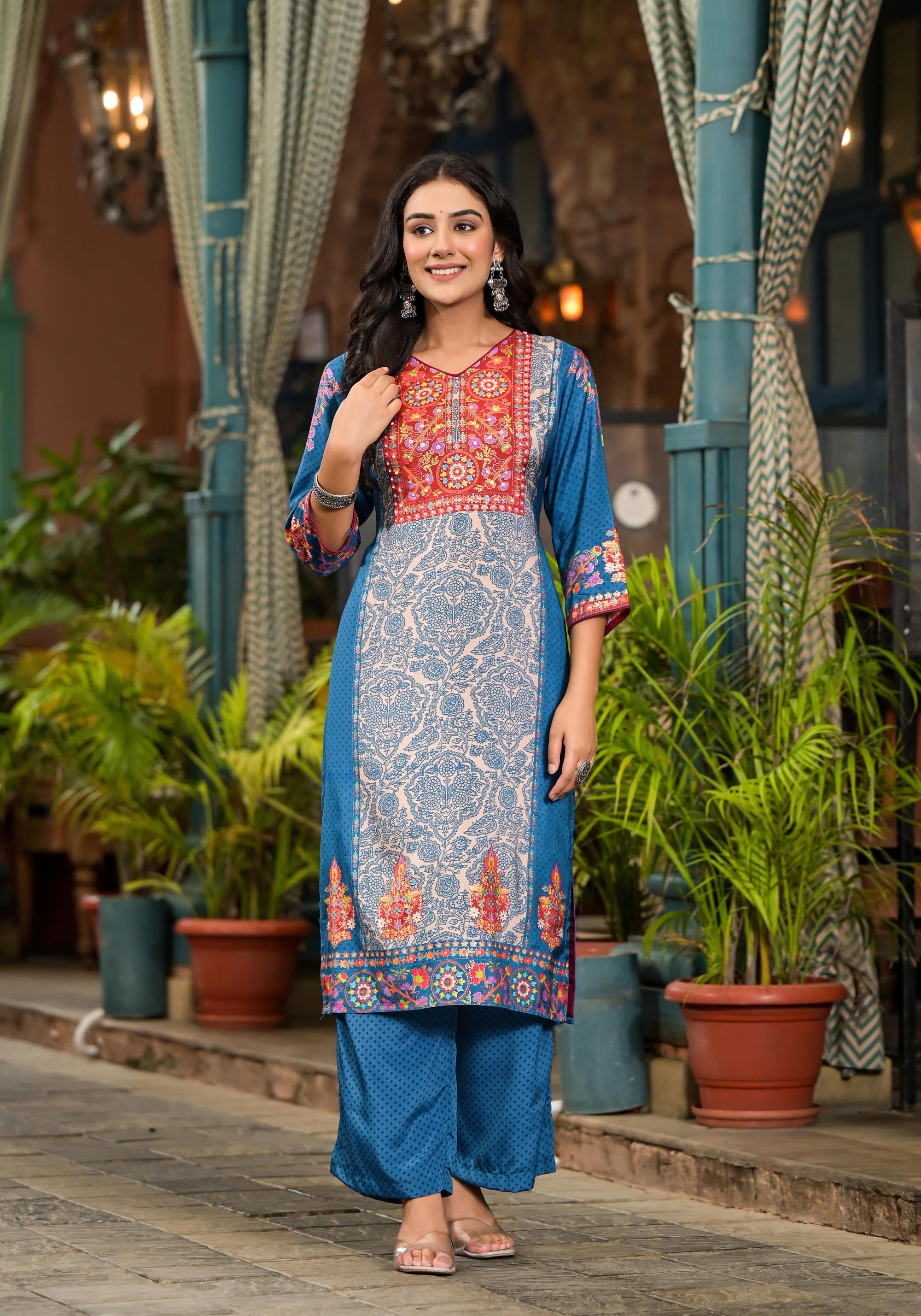 Juniper Women's Blue Viscose Rayon Printed Kurta Set