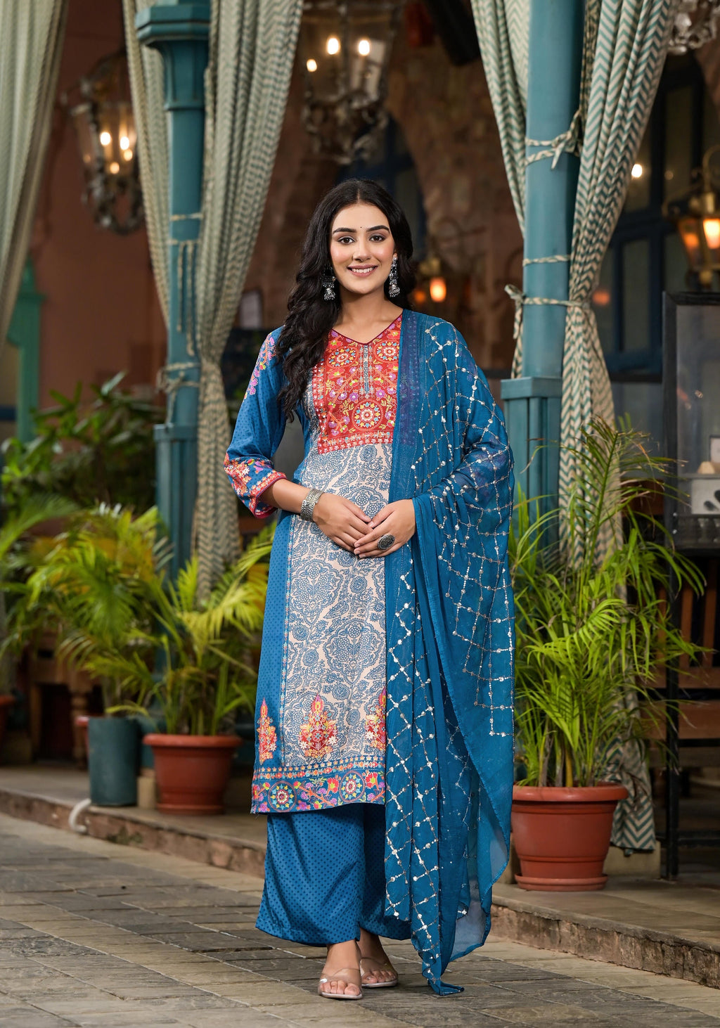 Juniper Women's Blue Viscose Rayon Printed Kurta Set