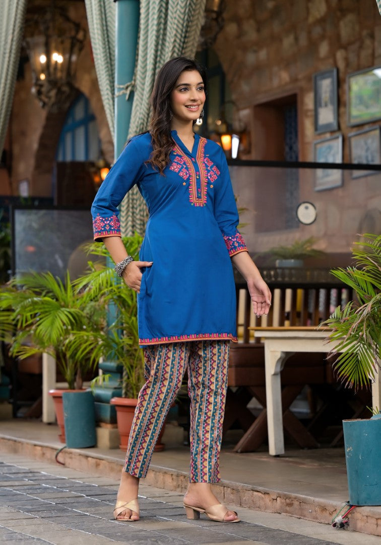Juniper Women's Blue Thread Embroidered Liva Rayon Short Kurta And Pant Set With Buttons & Coins