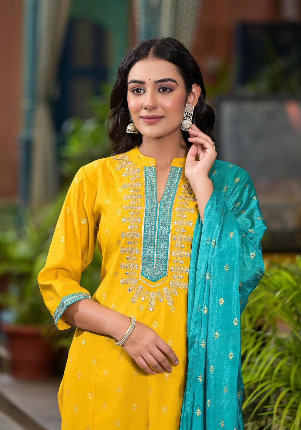Juniper Women's Yellow Viscose Rayon Embroidered Kurta Set