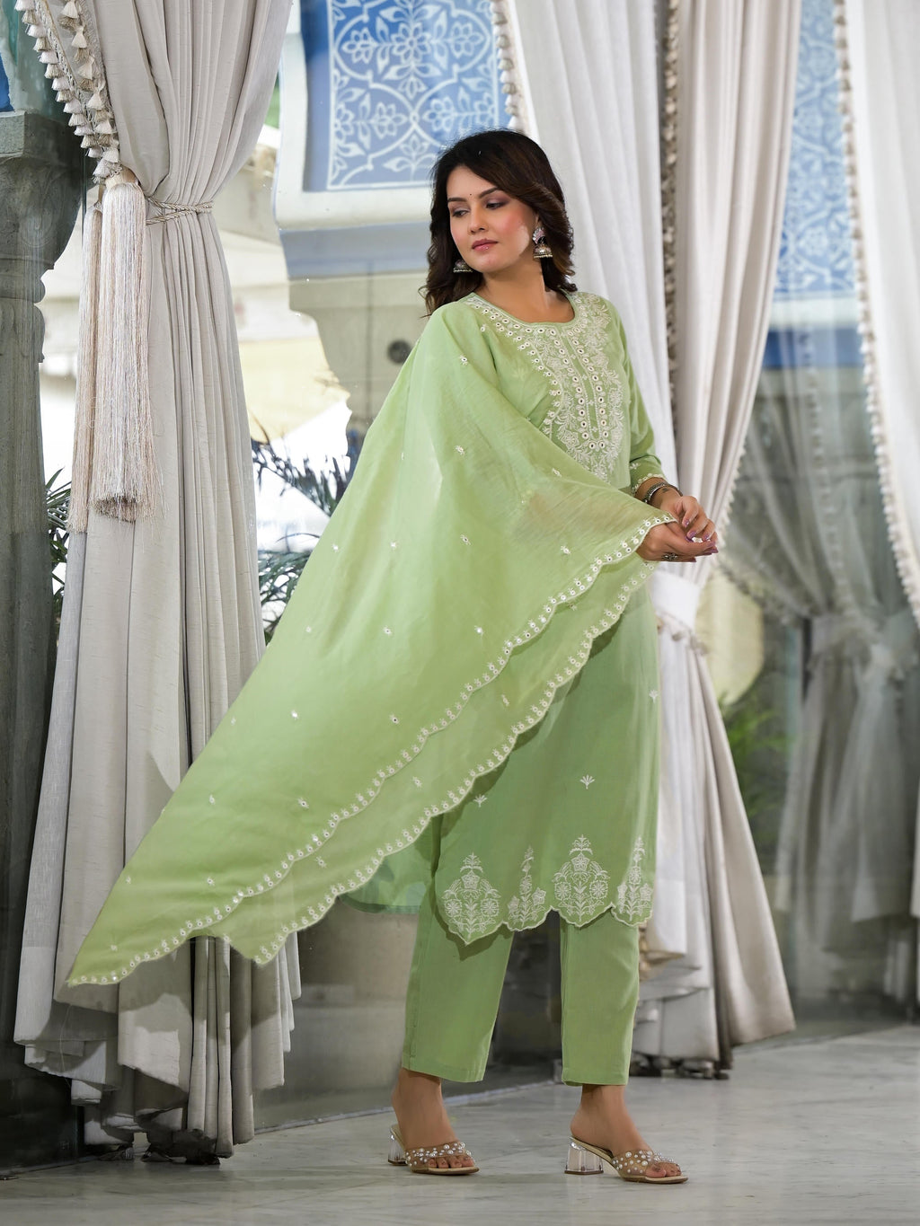 Juniper Women's Green Cotton Blend Solid Kurta Set