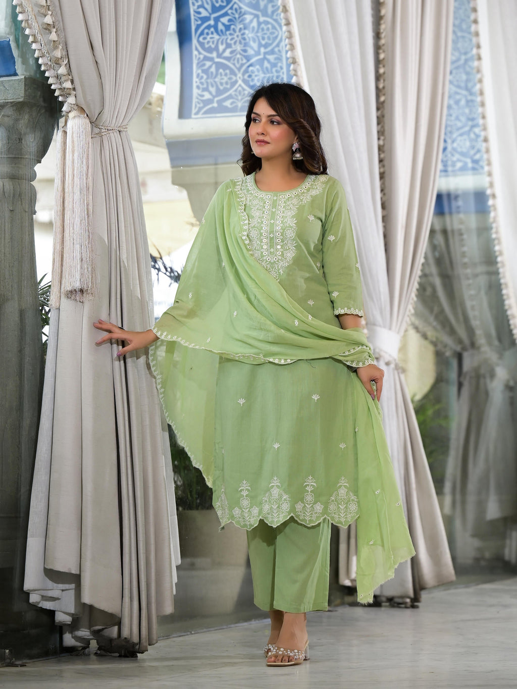 Juniper Women's Green Cotton Blend Solid Kurta Set