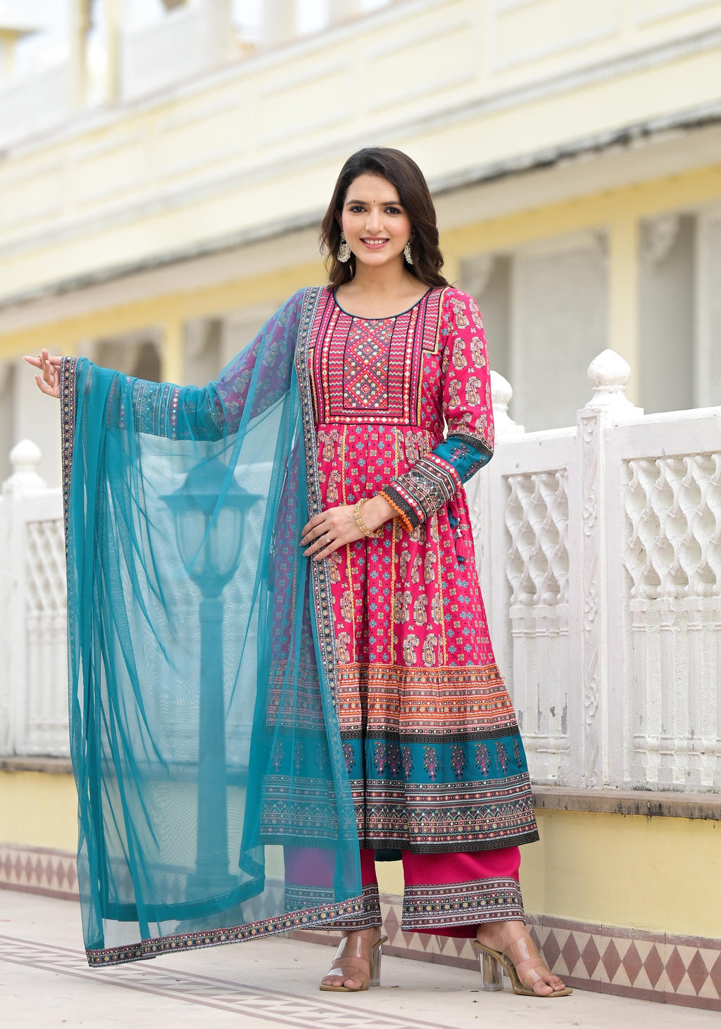 Juniper Women's Pink Viscose Rayon Printed Kurta Set