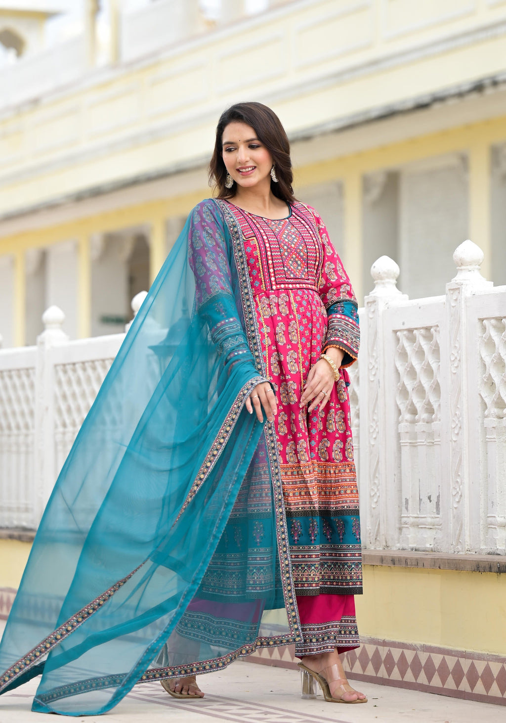Juniper Women's Pink Viscose Rayon Printed Kurta Set