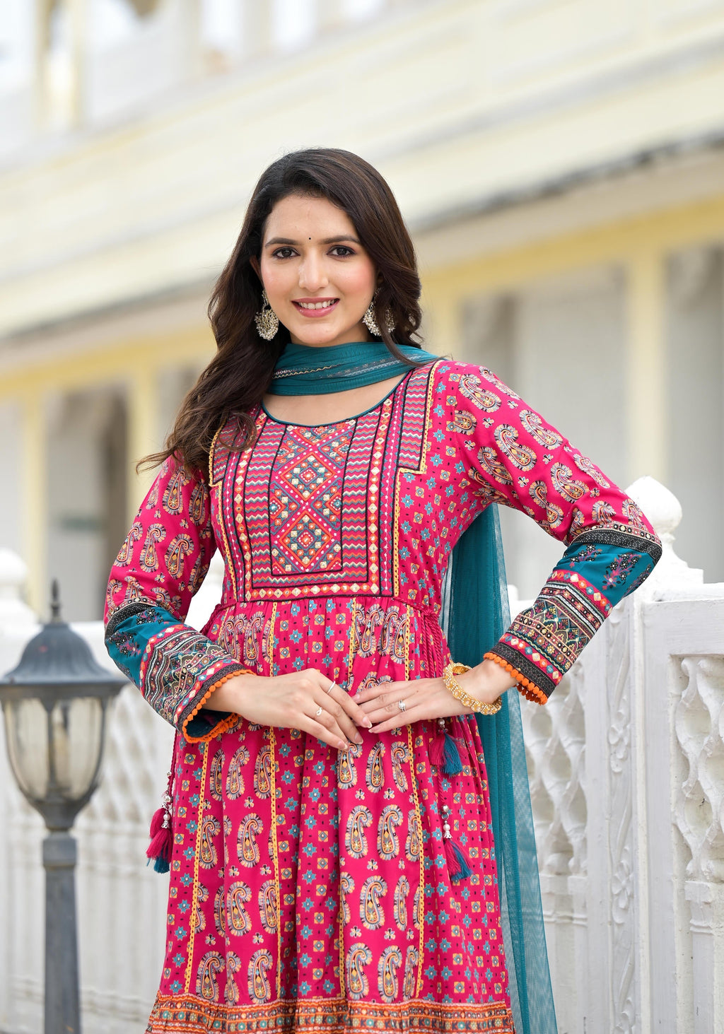 Juniper Women's Pink Viscose Rayon Printed Kurta Set