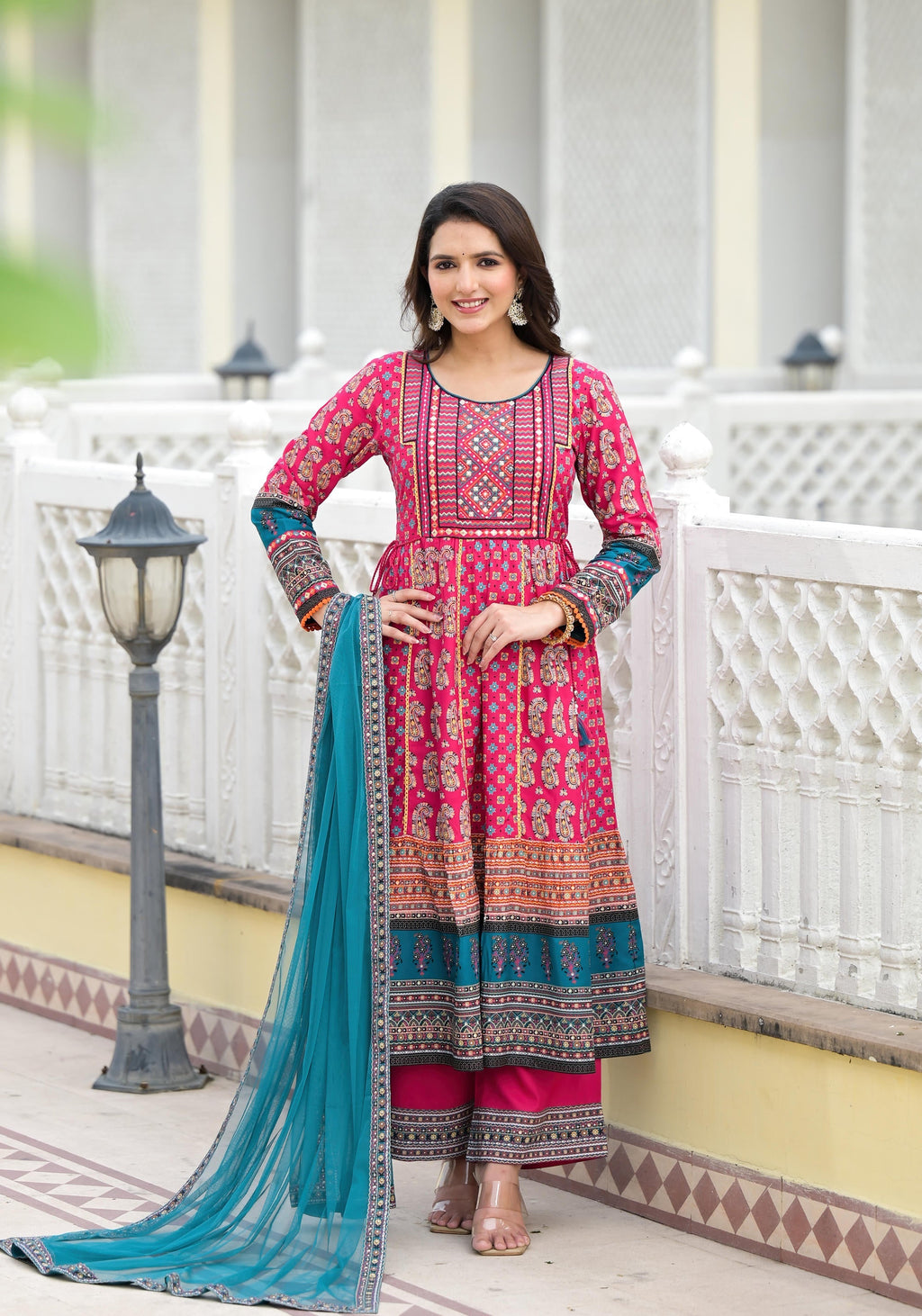 Juniper Women's Pink Viscose Rayon Printed Kurta Set