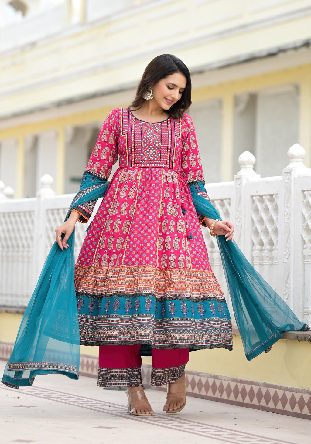 Juniper Women's Pink Viscose Rayon Printed Kurta Set