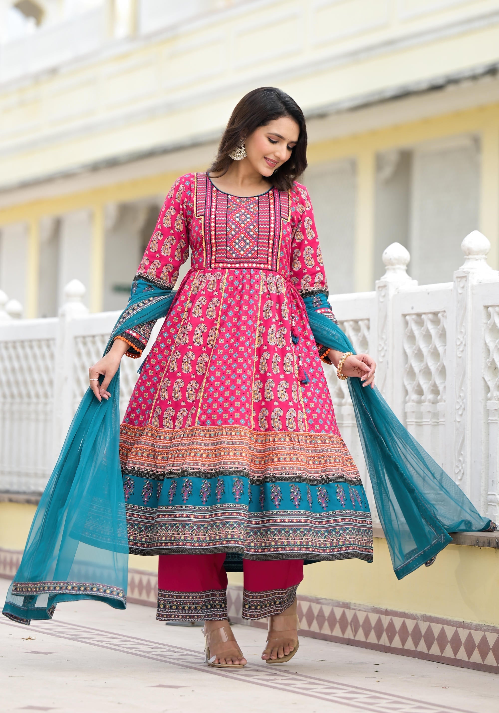 Juniper Women's Pink Viscose Rayon Printed Kurta Set