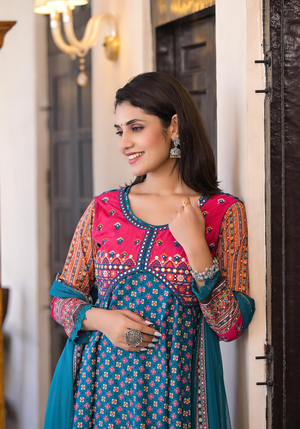 Juniper Women's Teal Ethnic Motif Printed Rayon Kurta Set With Thread & Mirror Work