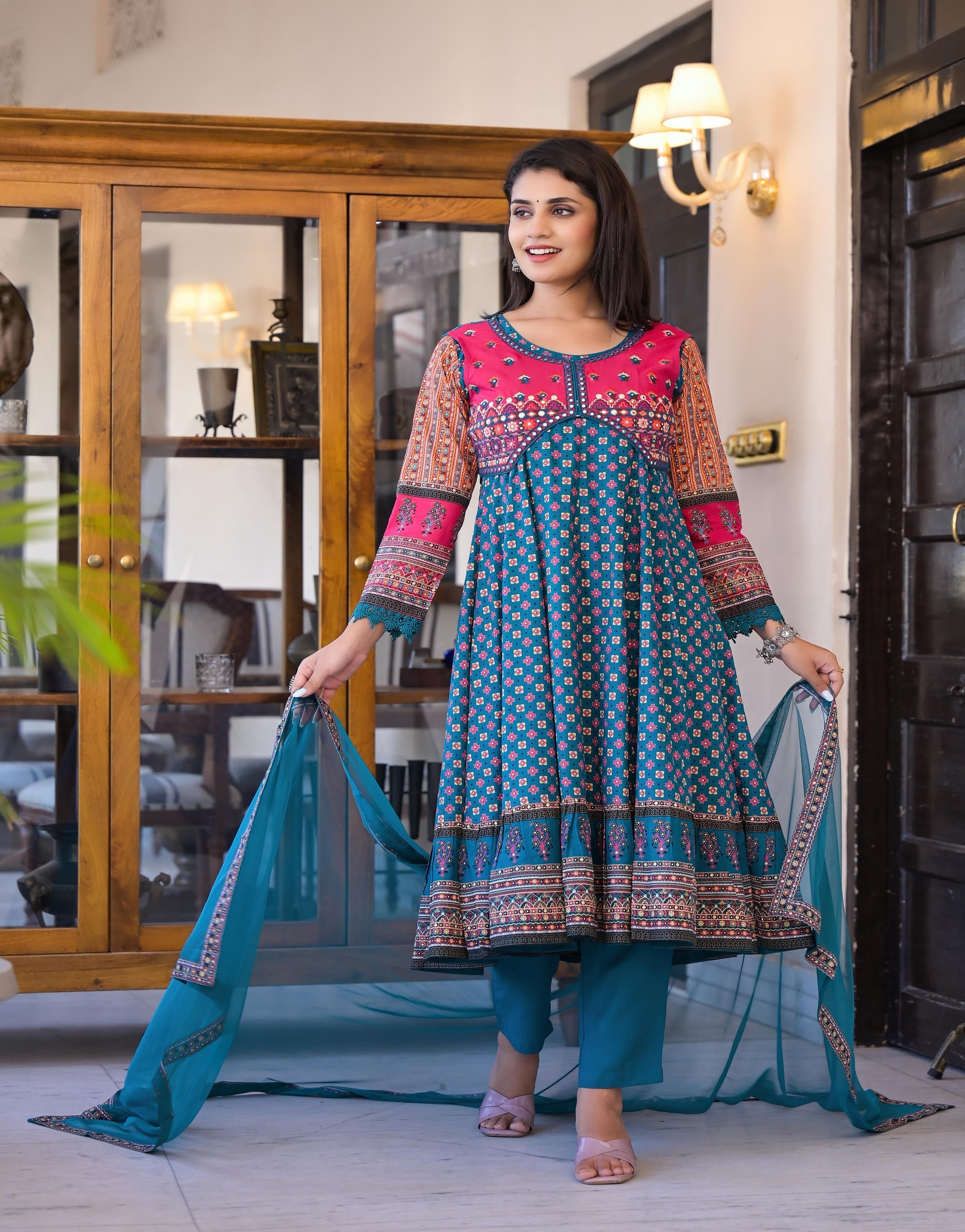 Juniper Women's Teal Ethnic Motif Printed Rayon Kurta Set With Thread & Mirror Work