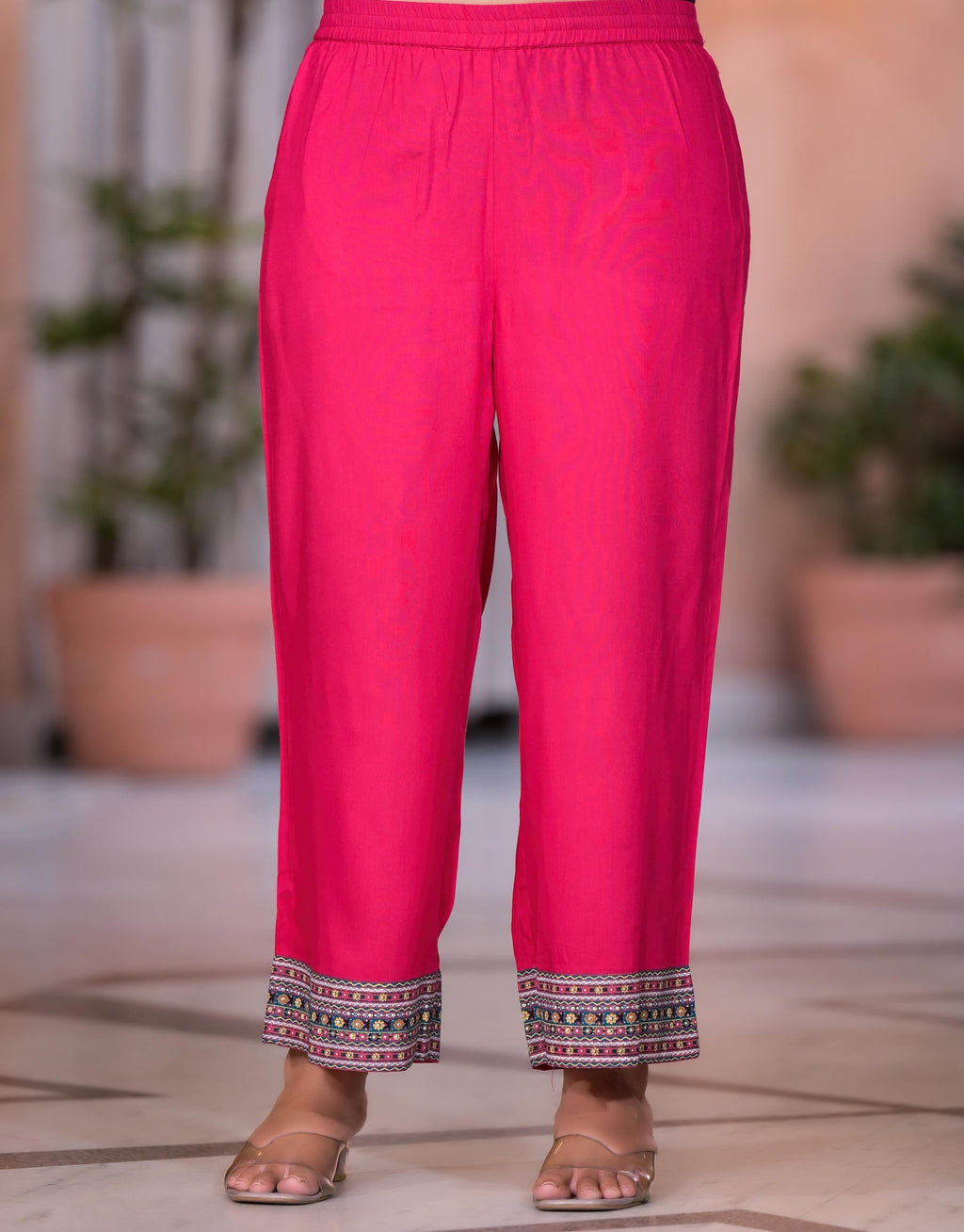 Juniper Women's Fuchsia Ethnic Motif Printed Rayon Kurta Set With Thread & Mirror Work