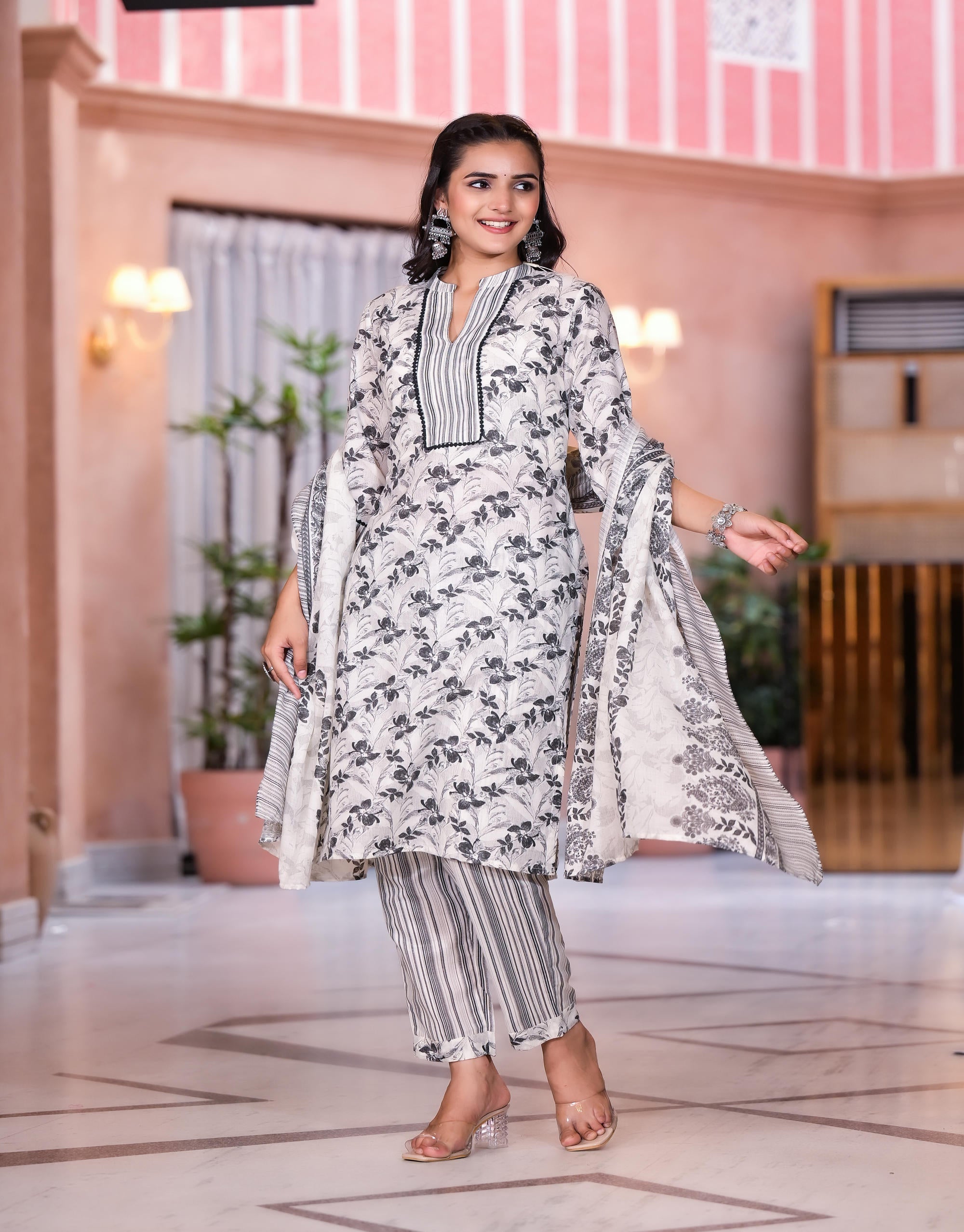 Juniper Women's Grey Floral Printed Cotton Kurta Set With Lace