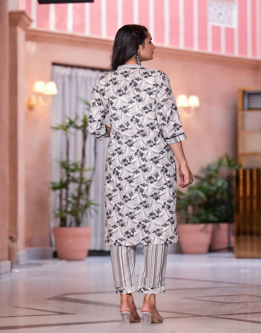 Juniper Women's Grey Floral Printed Cotton Kurta Set With Lace
