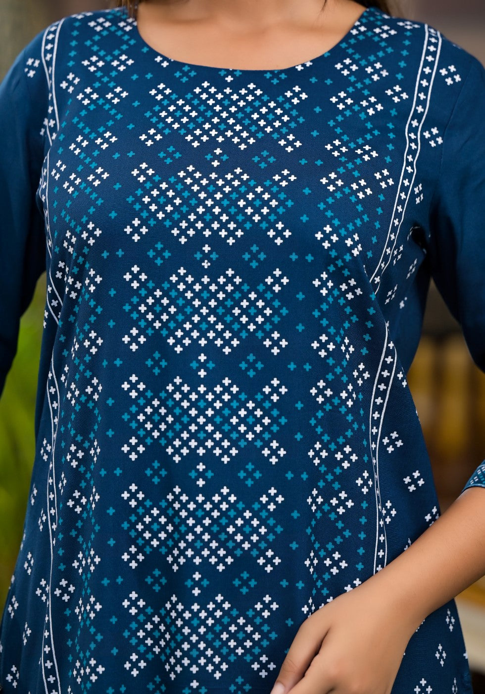 Juniper Women's Teal Ethnic Motif Printed Round Neck Rayon Kurta With Straight Hemline