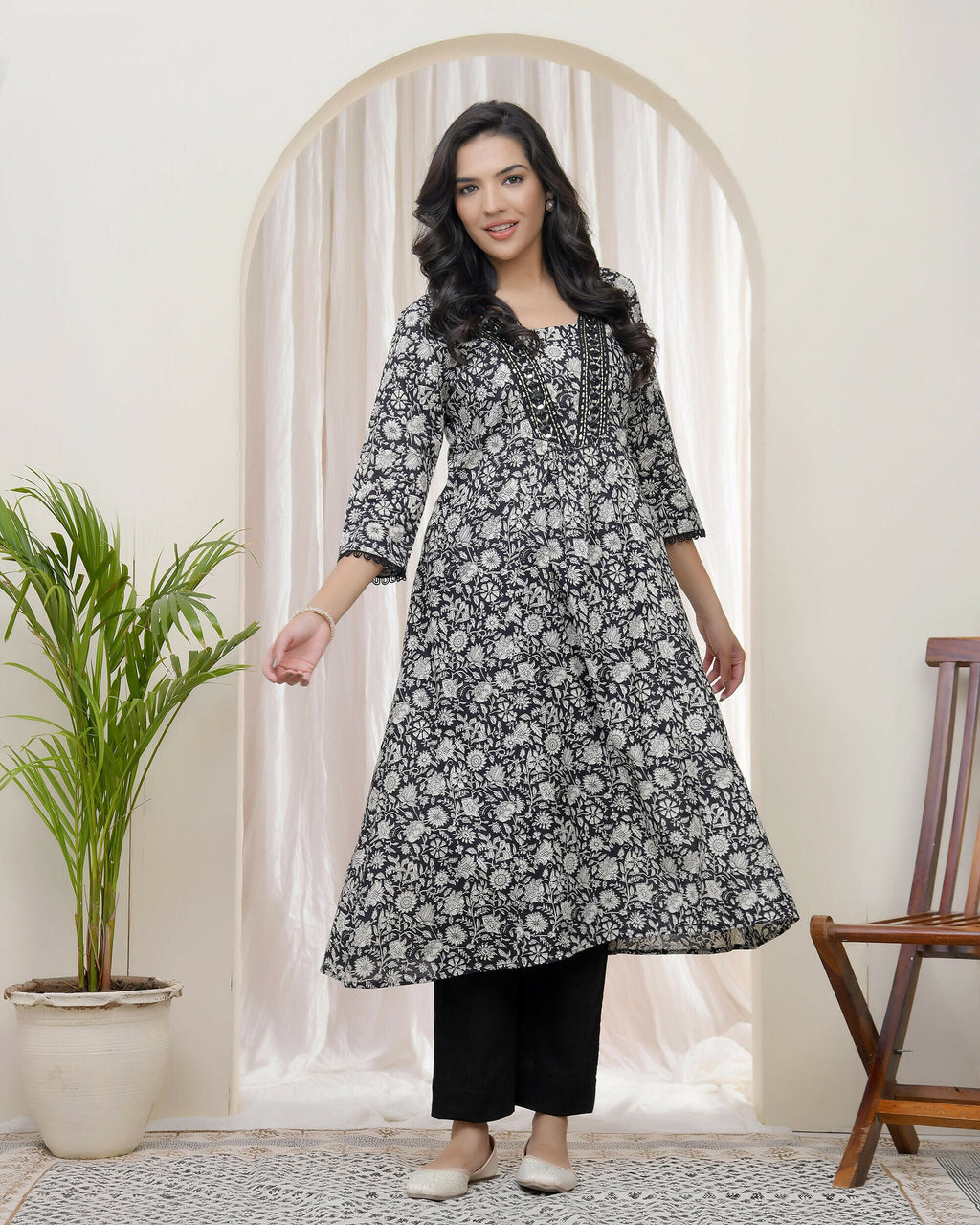 Vaasvablack Floral Cotton Printed Gathered Kurti With Pant